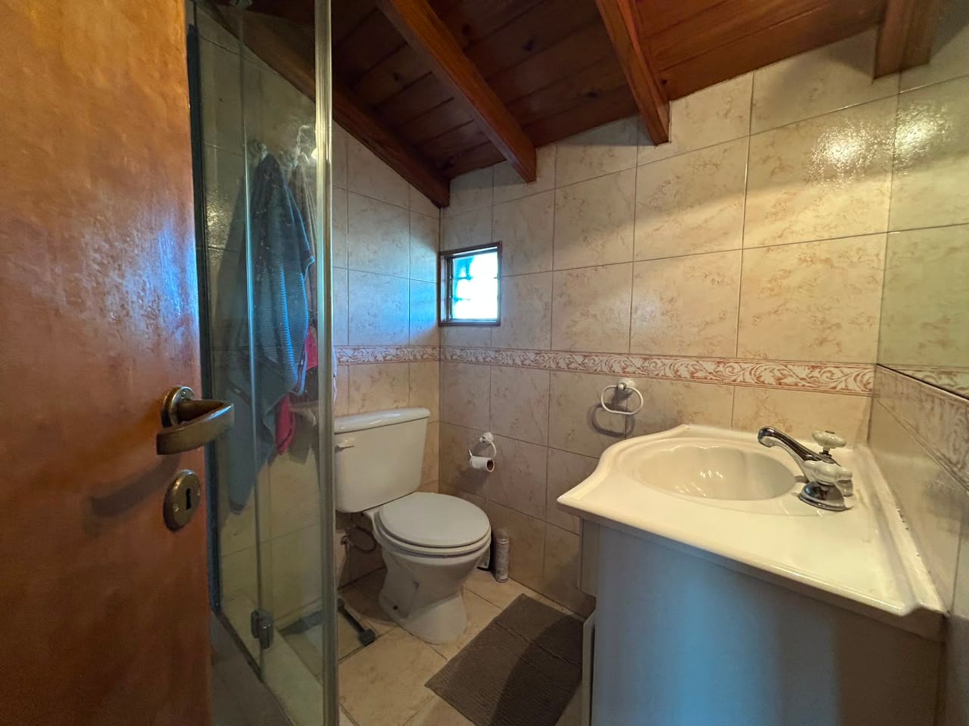 Triplex con patio, piscina, Apto Crédito