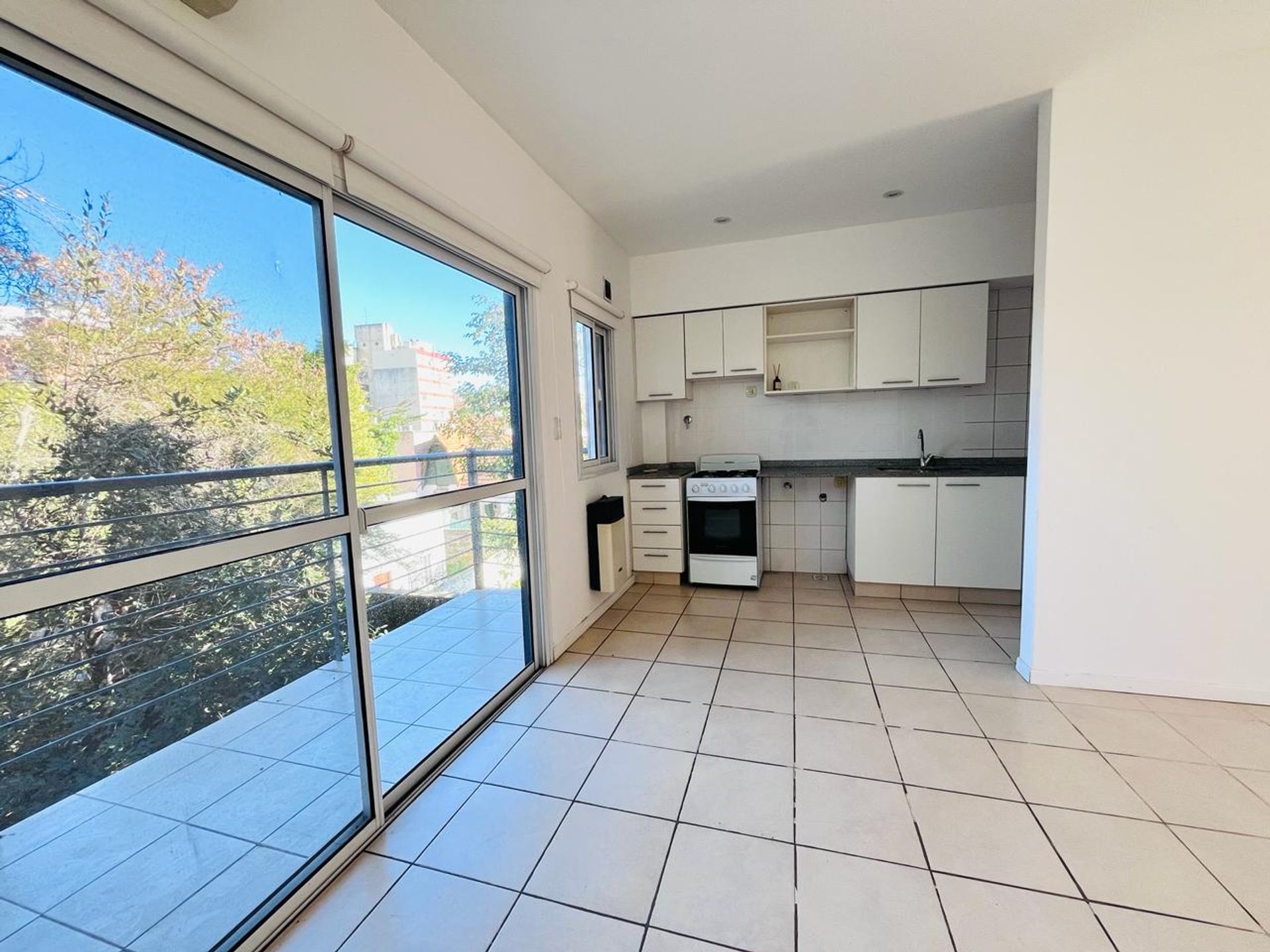 Venta Depto 2 Amb cochera + Balcon Victoria