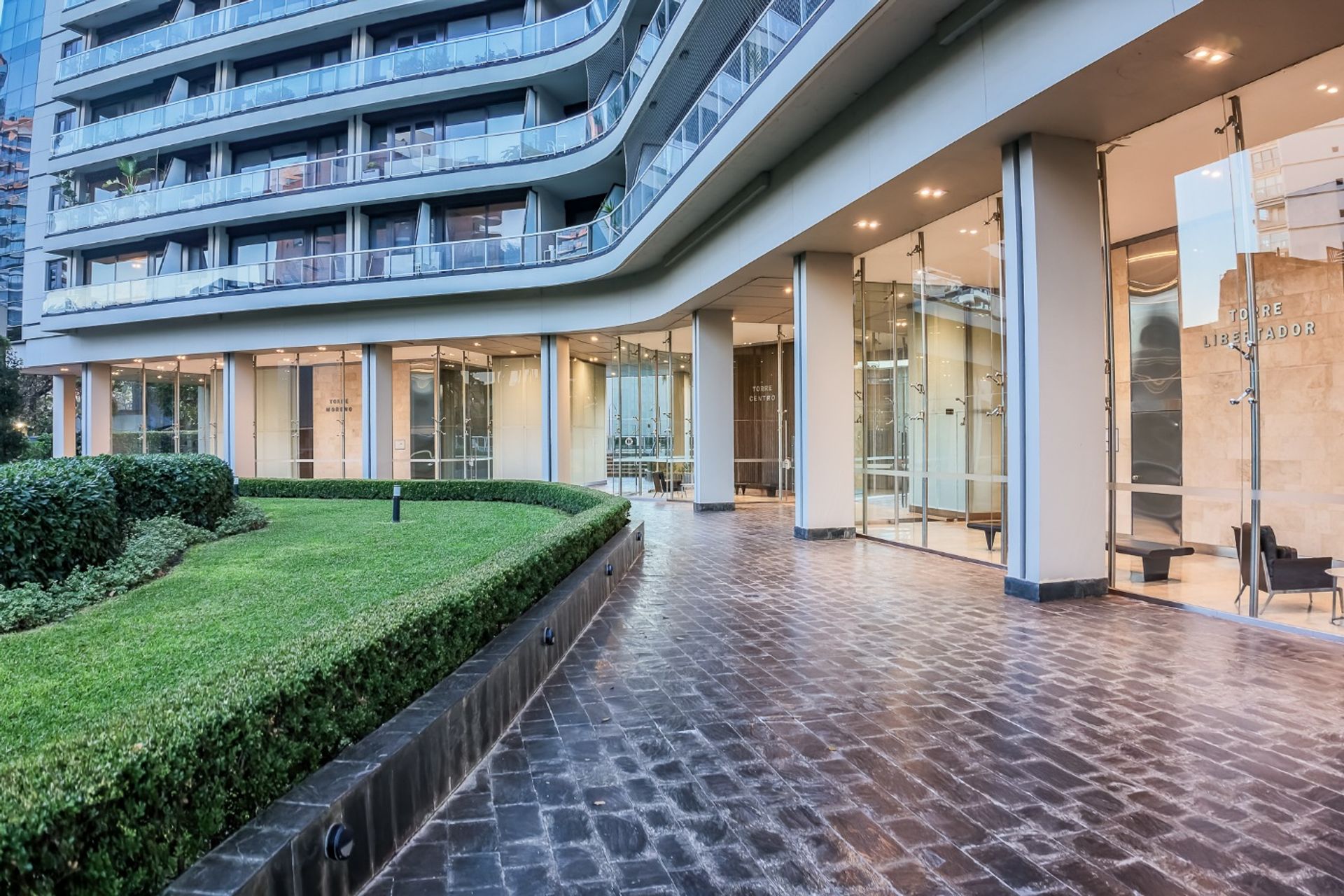 Departamento 3 Ambientes Venta La Lucila Cochera