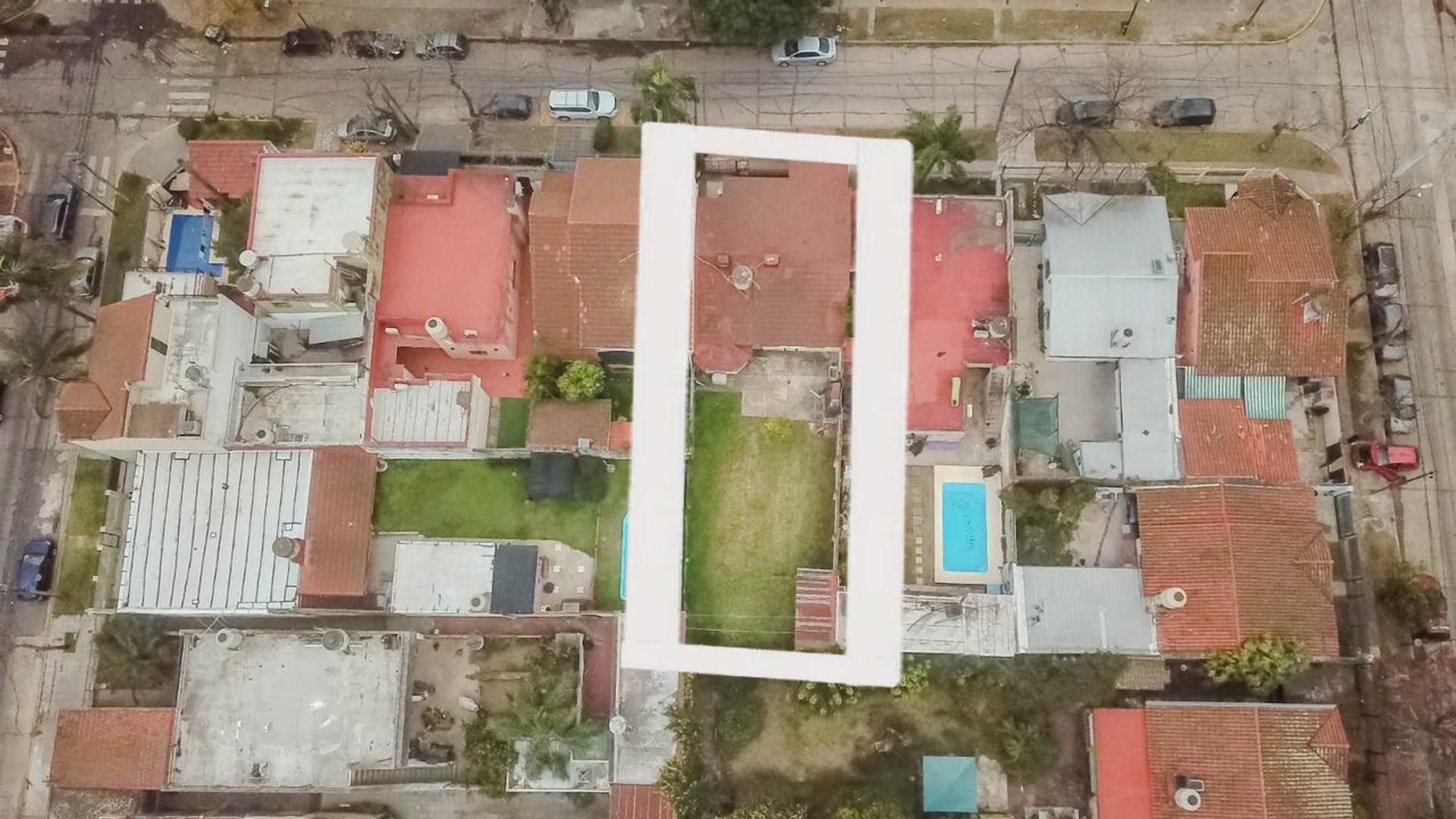 Land with House for Sale in Beccar San Isidro