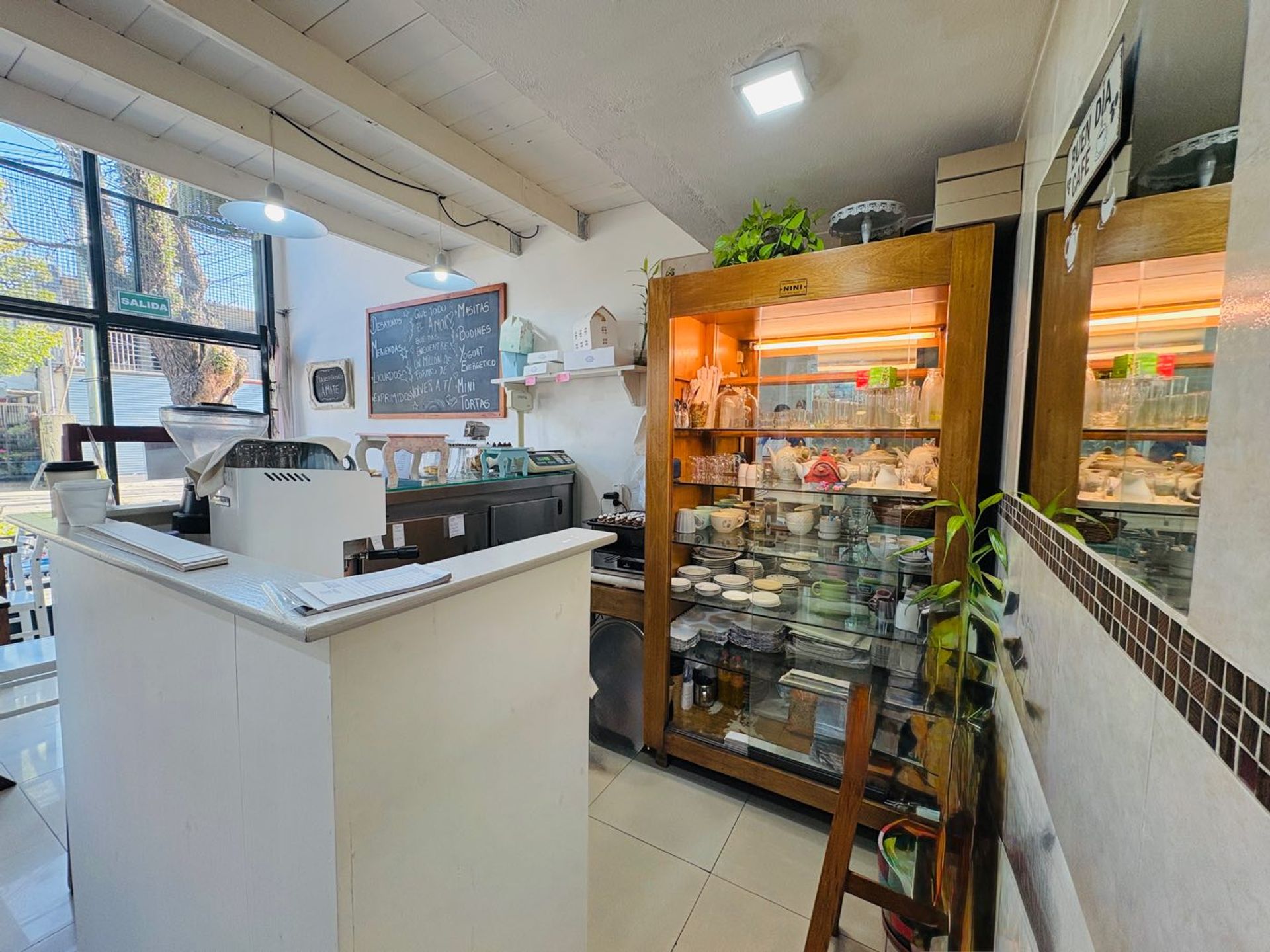 Alquiler Local Comercial Con Cochera