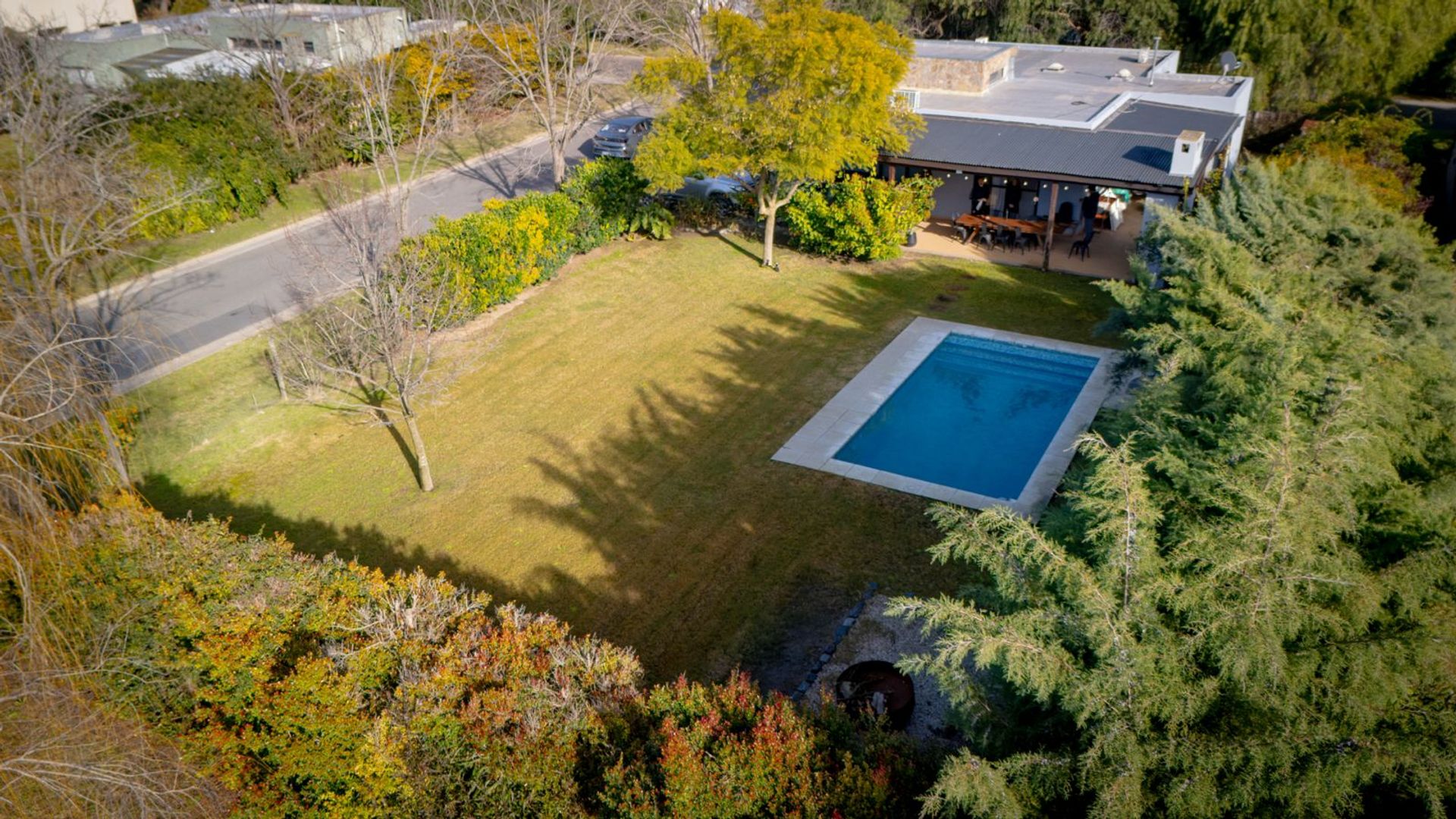 Casa 4 amb todo luz- jardin y piscina