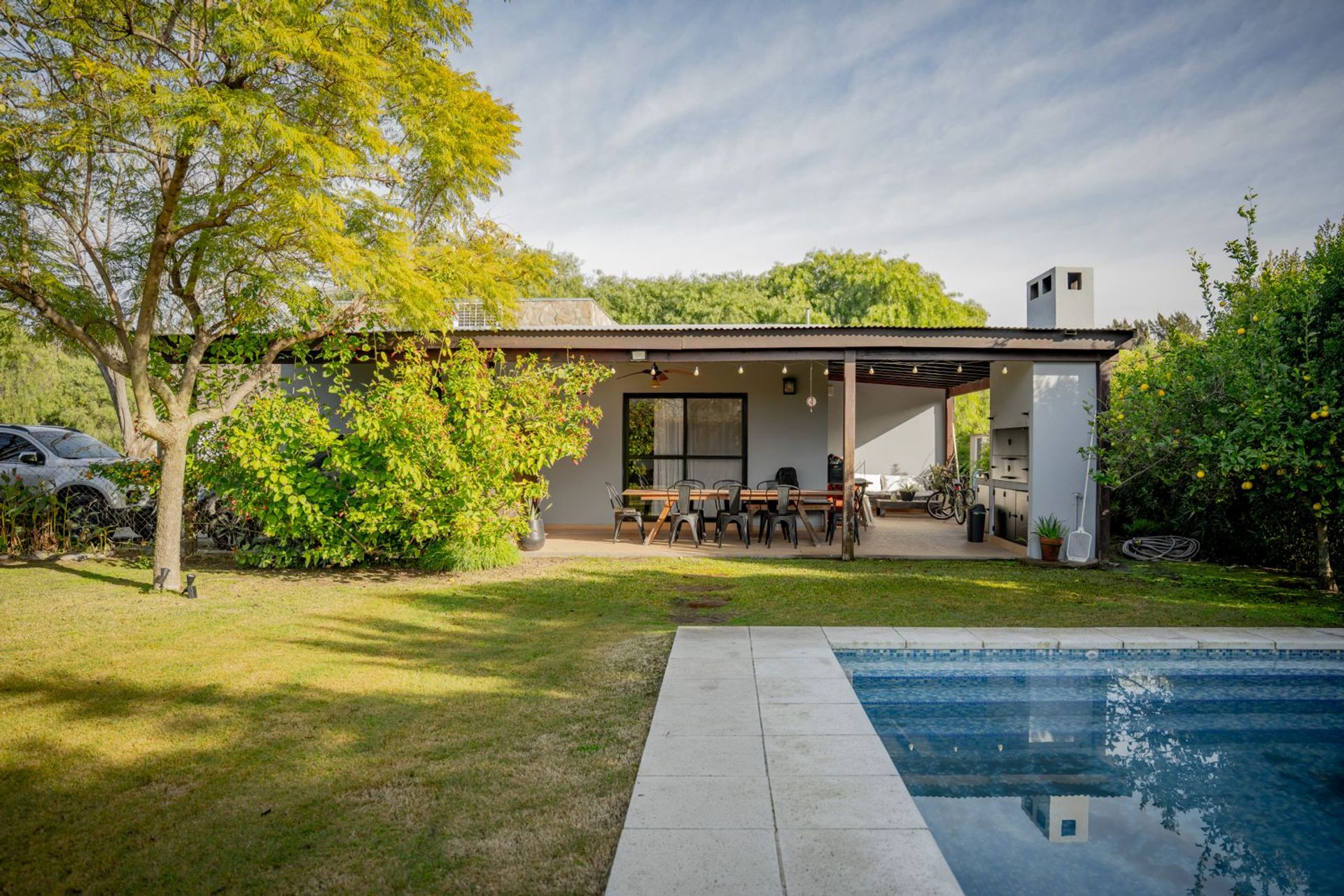 Casa 4 amb todo luz- jardin y piscina