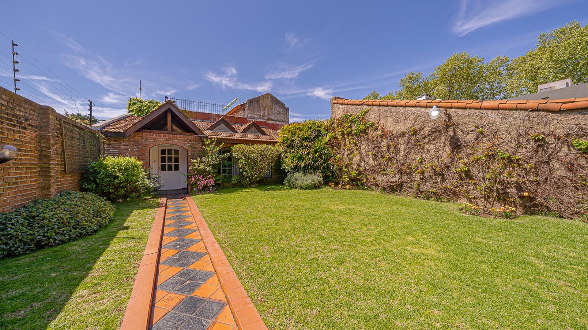 Impecable Casa 250 M2 6 Ambientes Florida