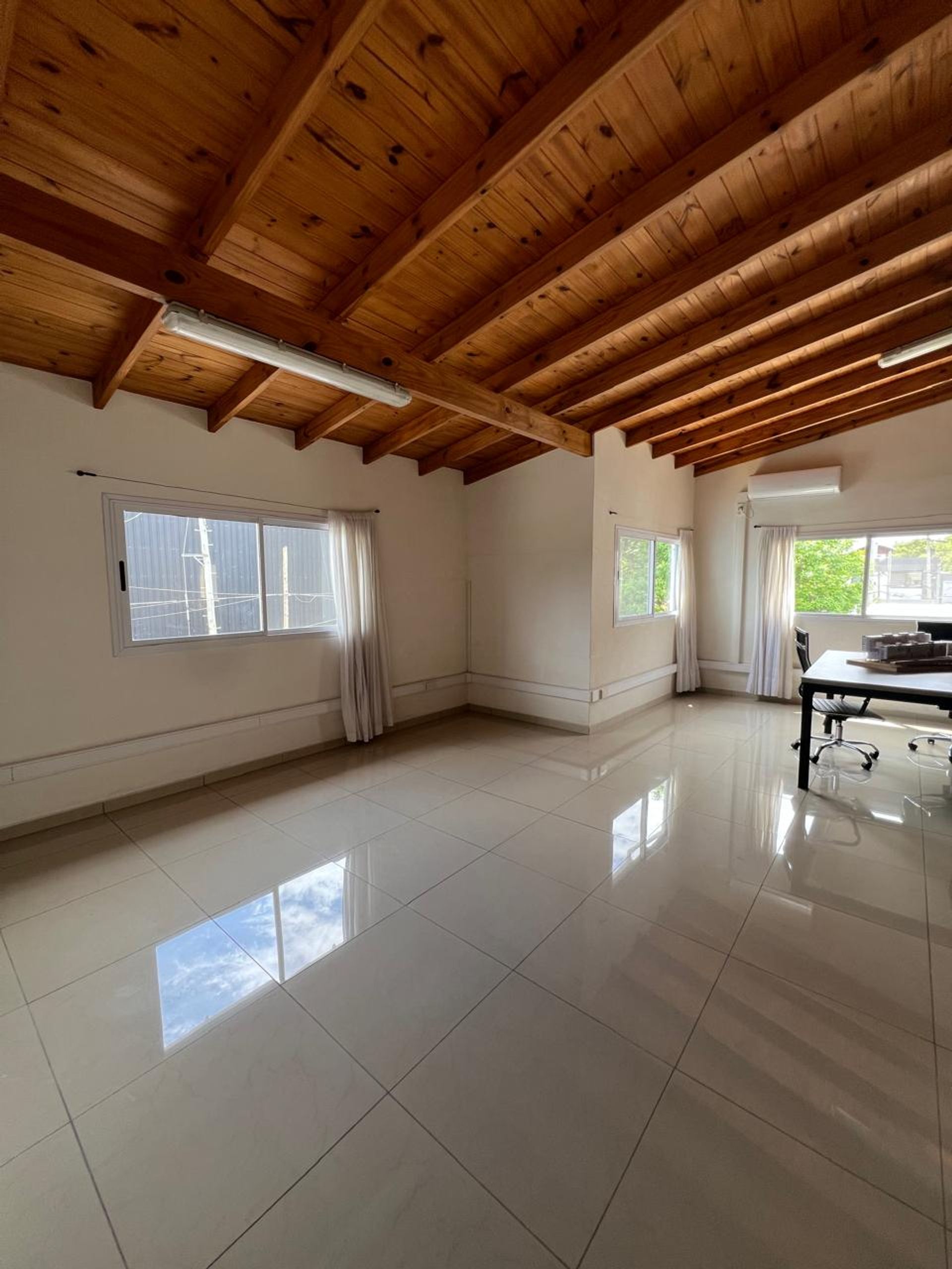 Alquiler Oficinas Impecables Y Luminosas Martinez