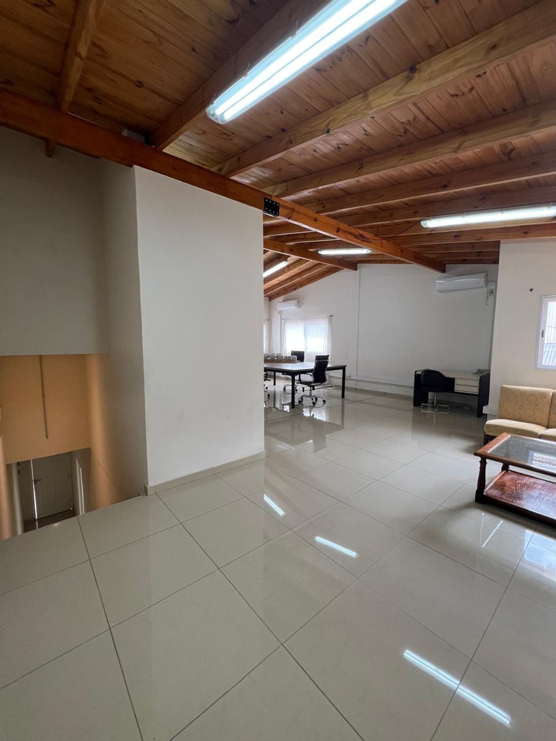 Alquiler Oficinas Impecables Y Luminosas Martinez