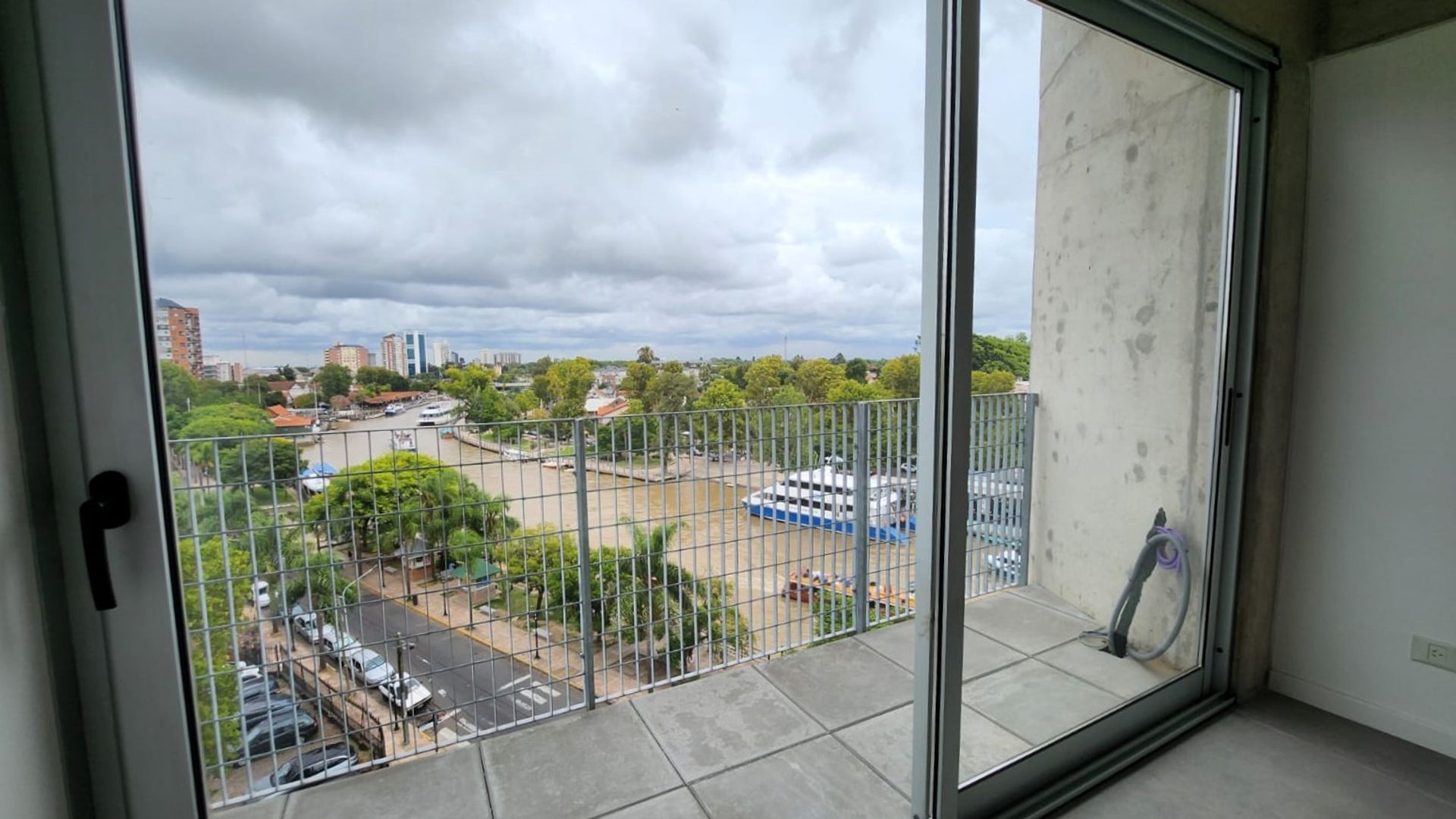 2 ambientes con terraza y cochera ALQUILER TIGRE