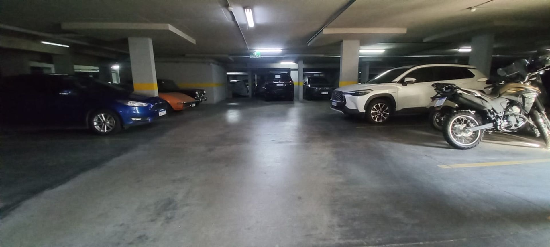 Cochera cubierta en venta en Beccar Plaza II