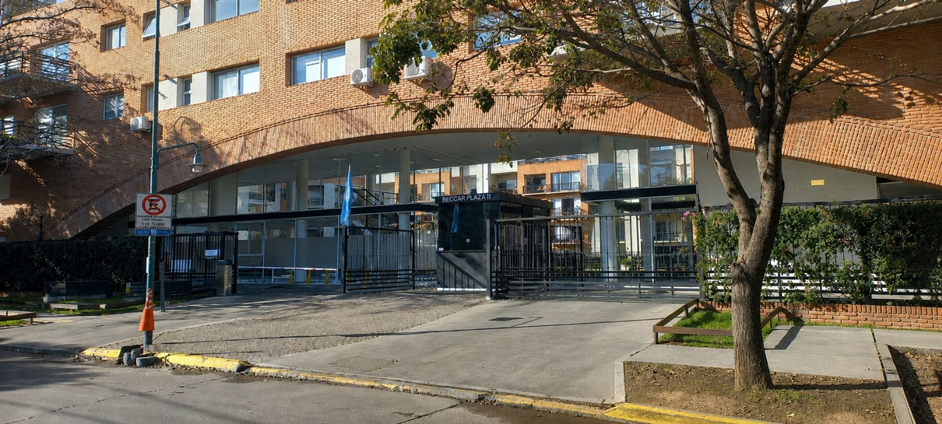 Cochera cubierta en venta en Beccar Plaza II