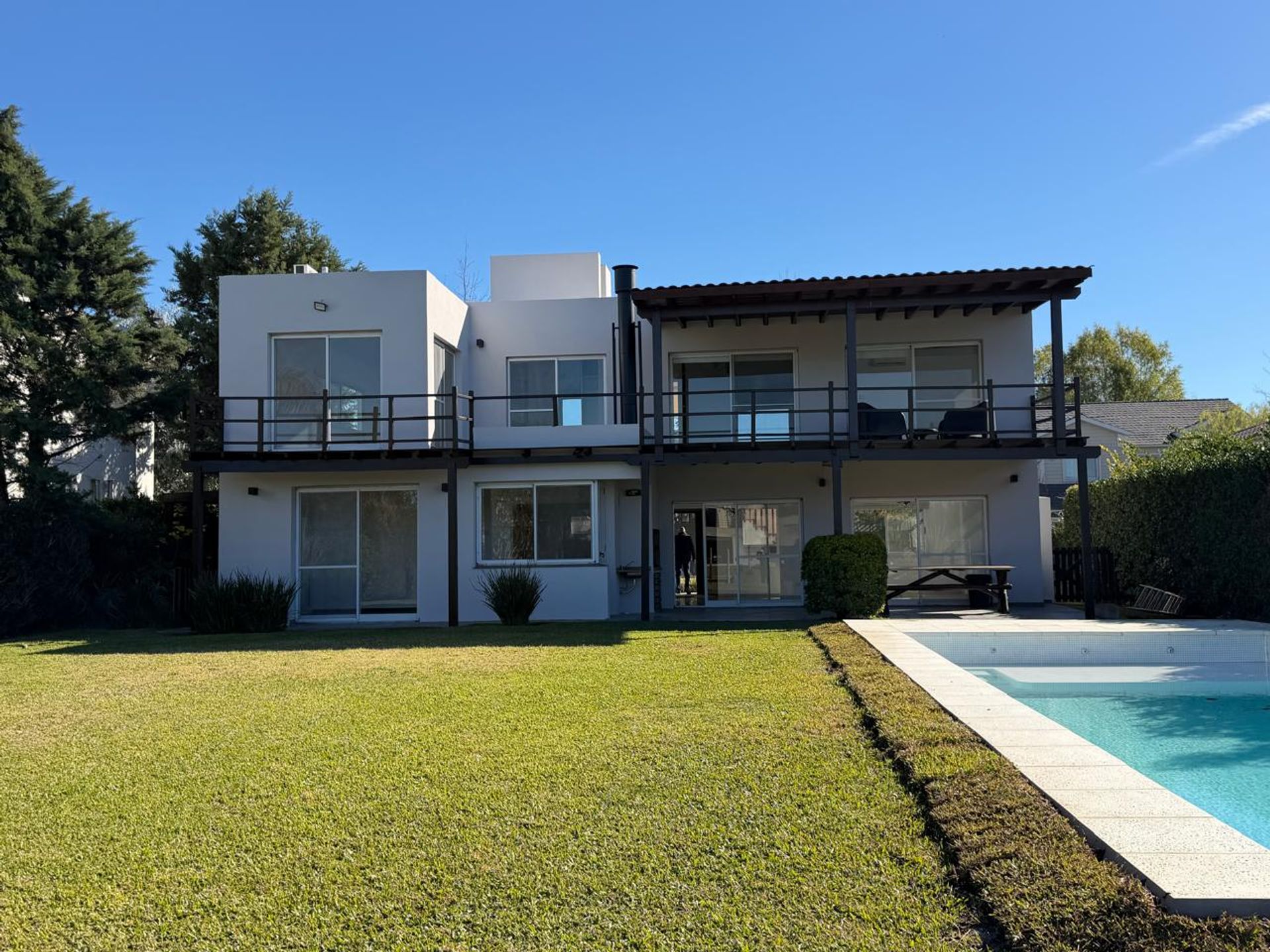 Venta Casa 6 Amb /Pileta B° San Marcos Villanueva