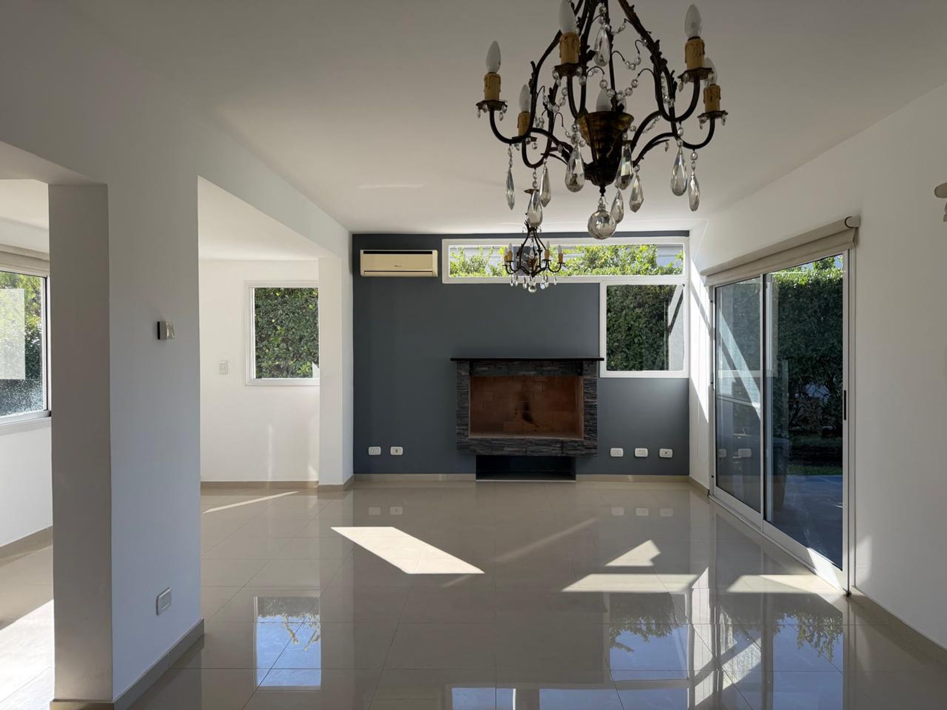 Venta Casa 6 Amb /Pileta B° San Marcos Villanueva