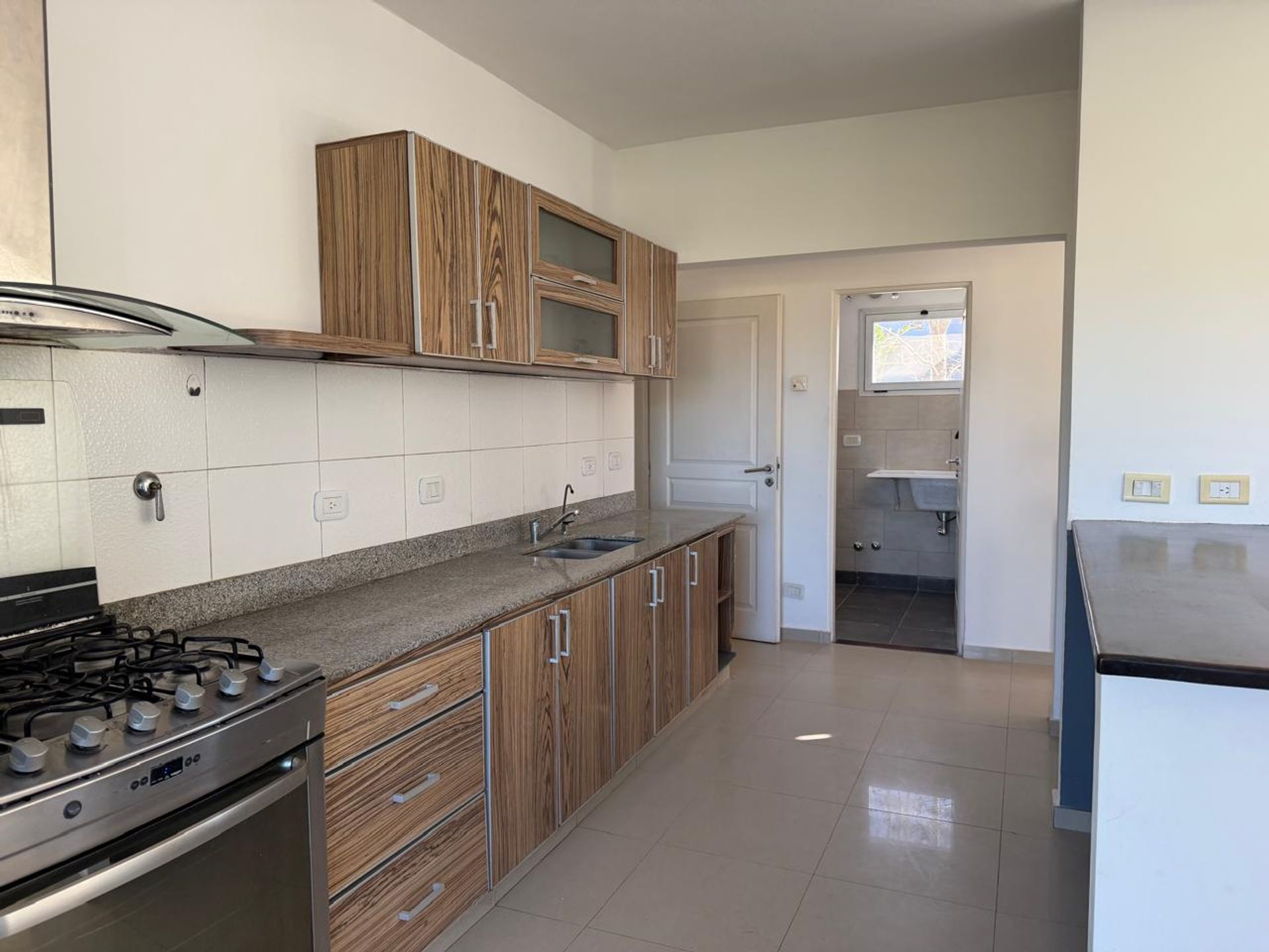 Venta Casa 6 Amb /Pileta B° San Marcos Villanueva