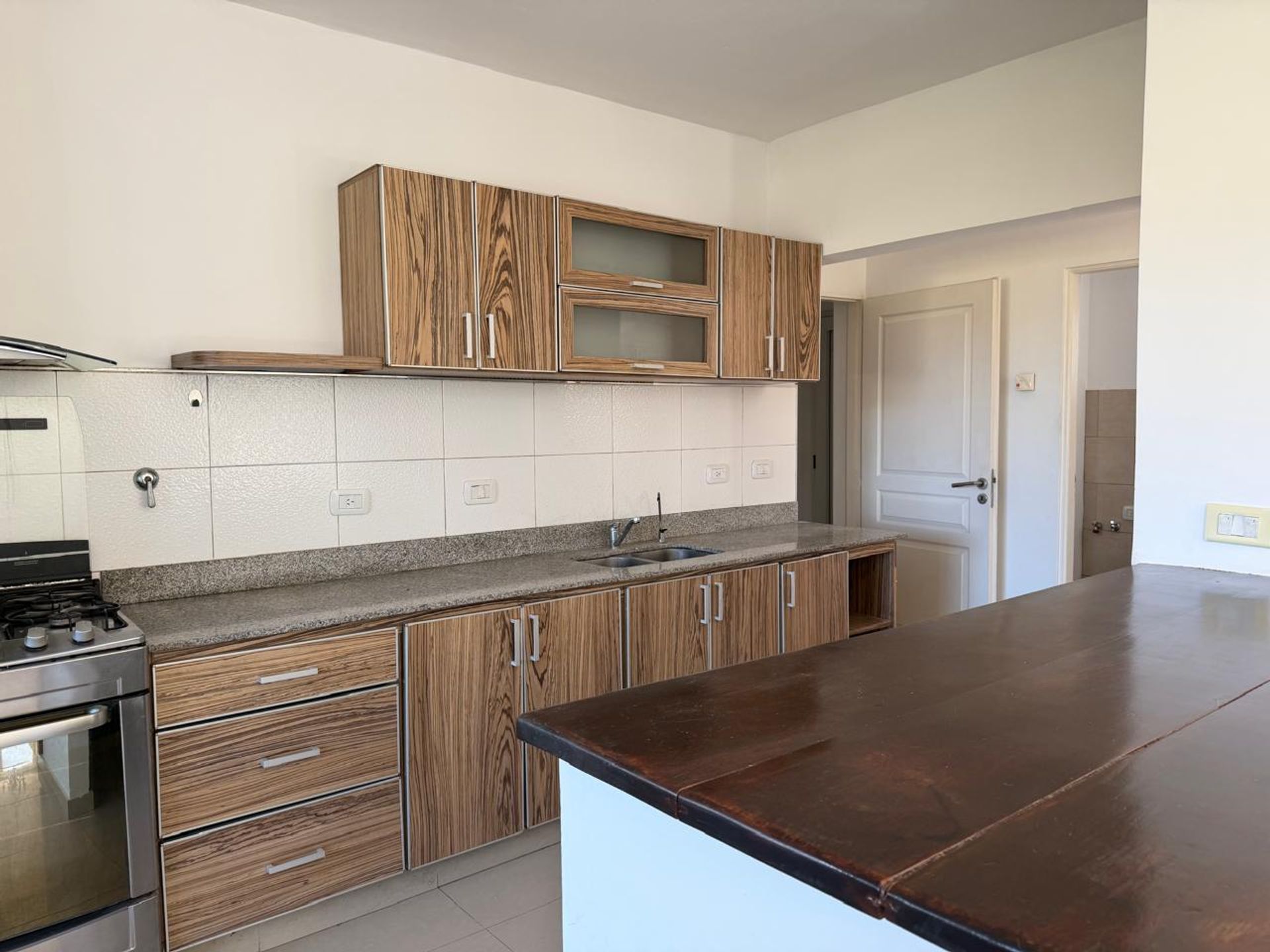 Venta Casa 6 Amb /Pileta B° San Marcos Villanueva