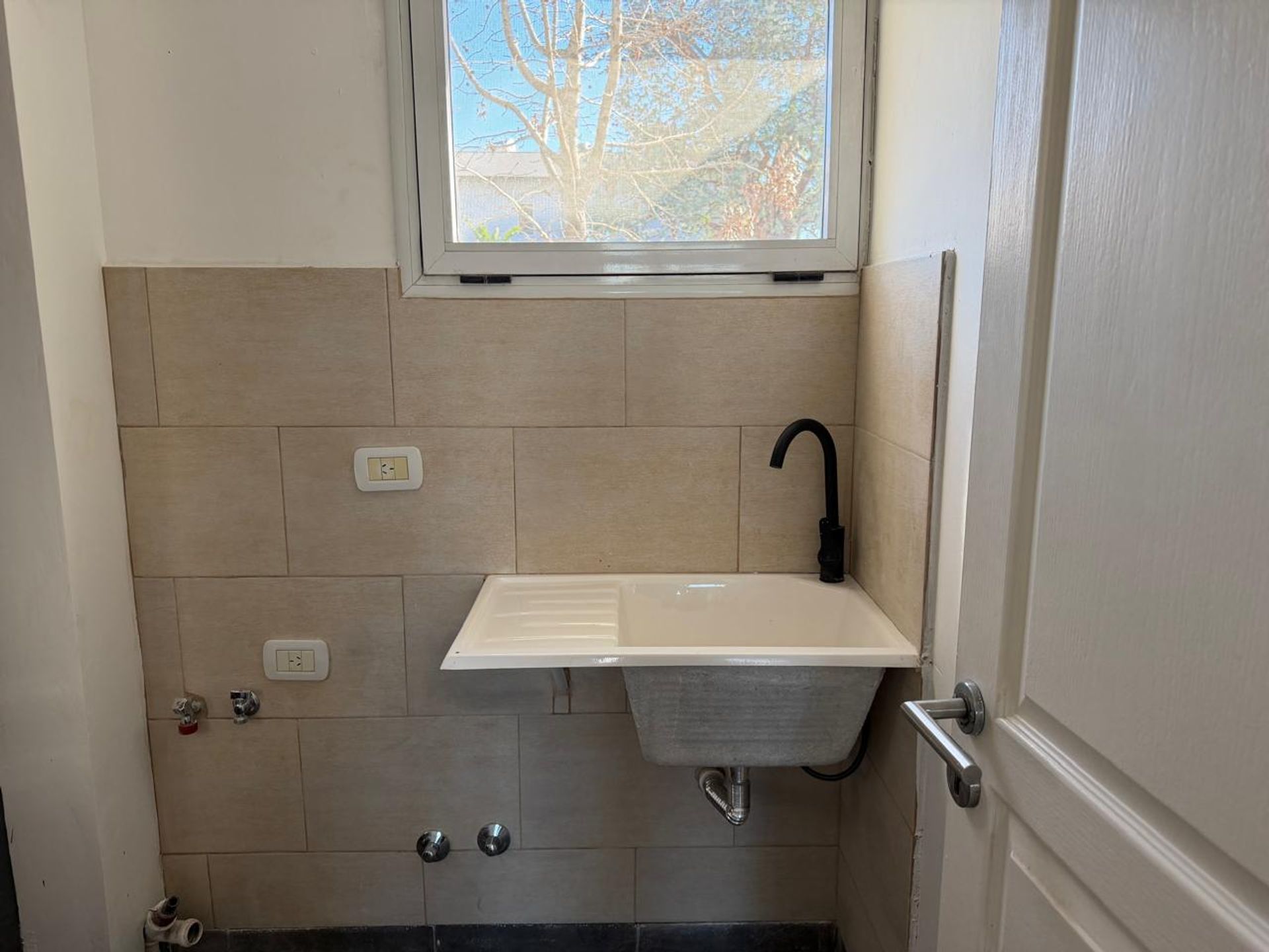 Venta Casa 6 Amb /Pileta B° San Marcos Villanueva