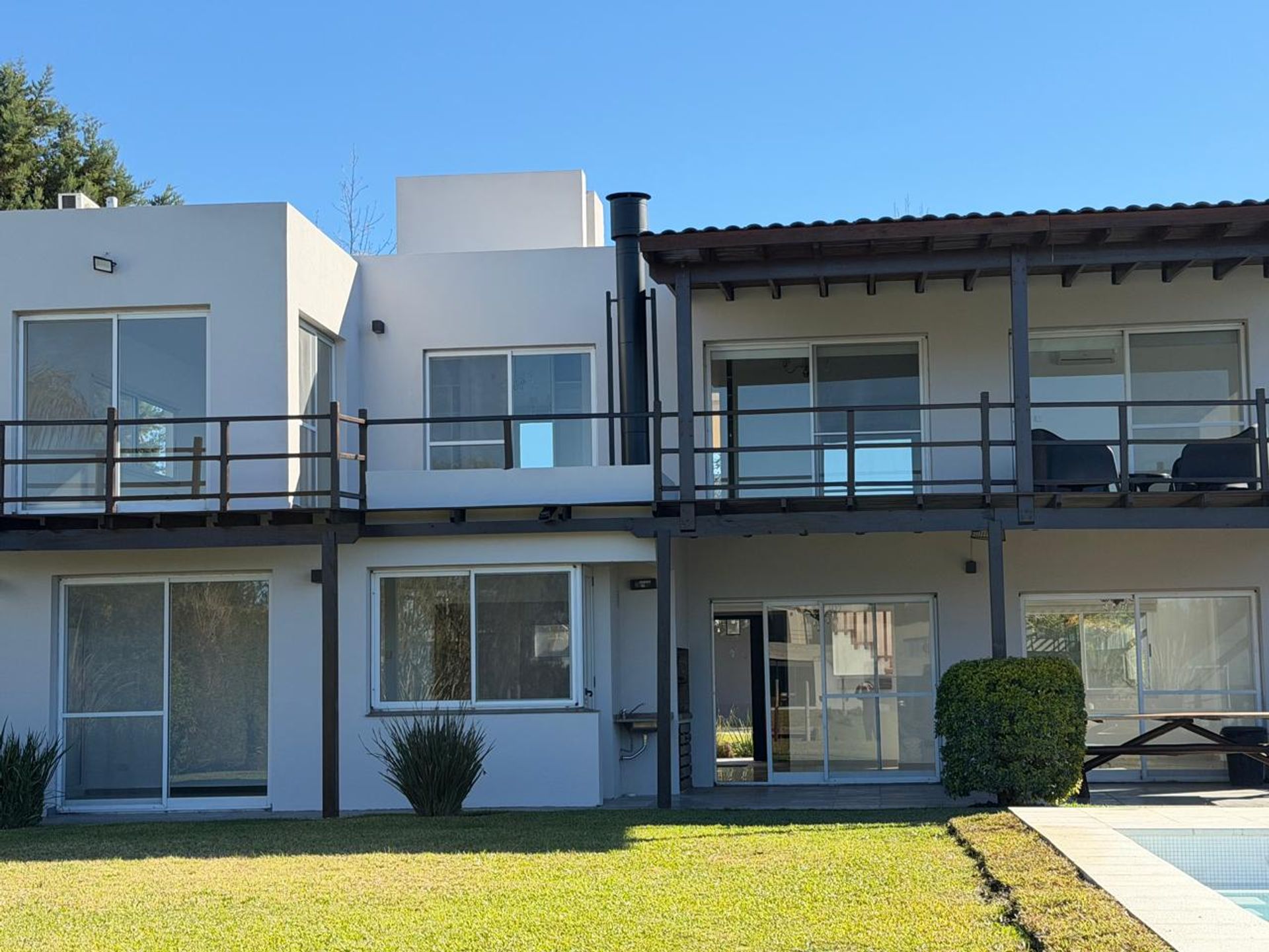 Venta Casa 6 Amb /Pileta B° San Marcos Villanueva