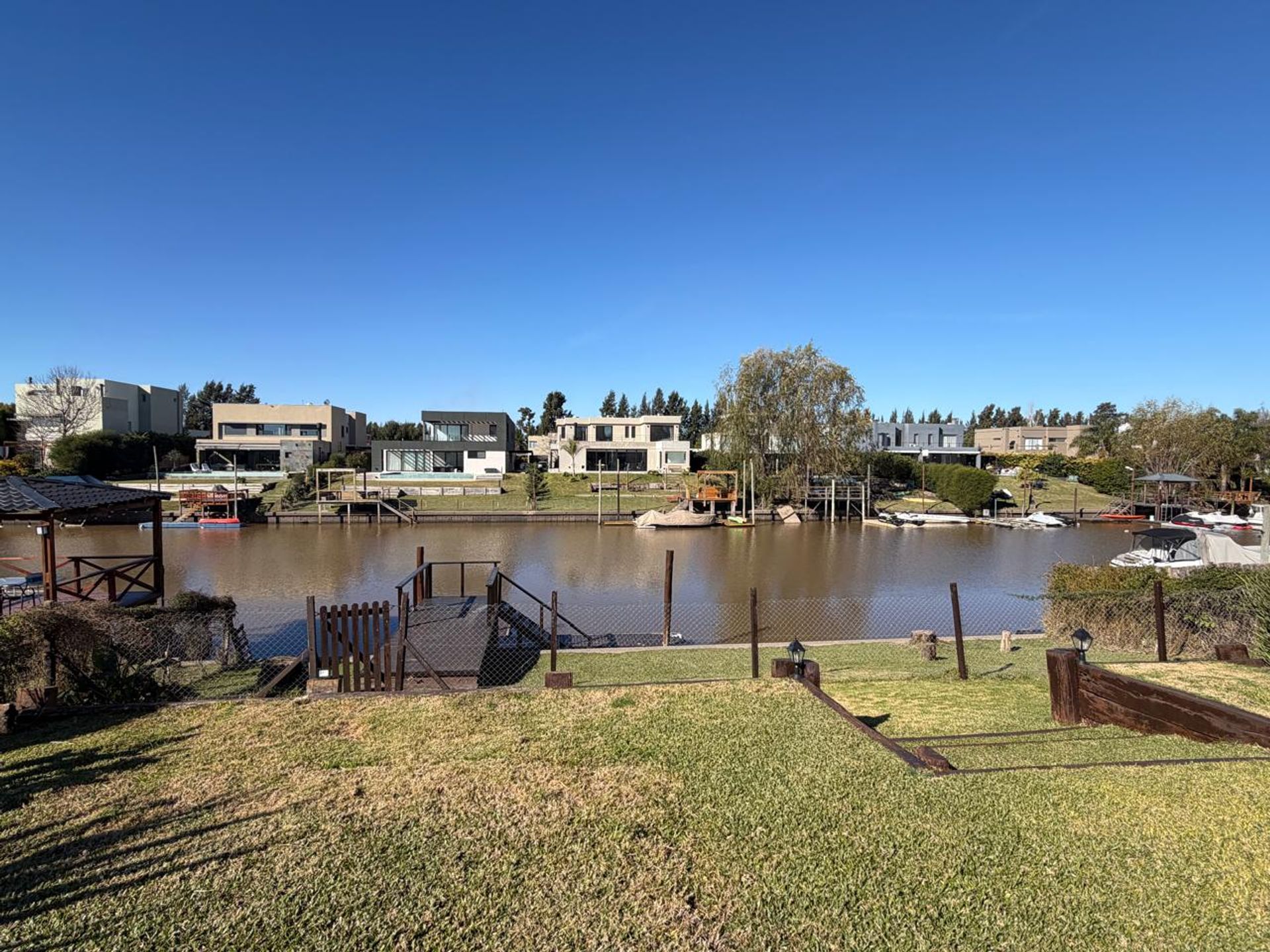 Venta Casa 6 Amb /Pileta B° San Marcos Villanueva