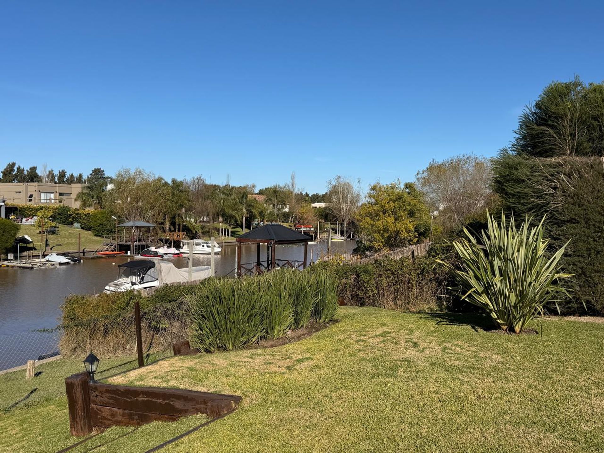 Venta Casa 6 Amb /Pileta B° San Marcos Villanueva