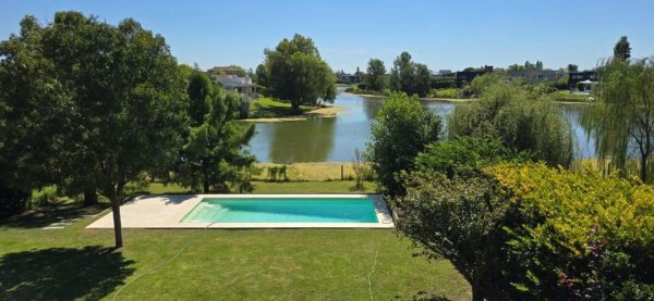 House For Annual Rent Facing Lagoon Villanueva Tigre