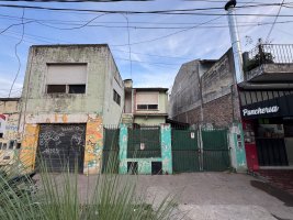 Commercial Zoning Lot for Sale Av Benavidez 500 m²