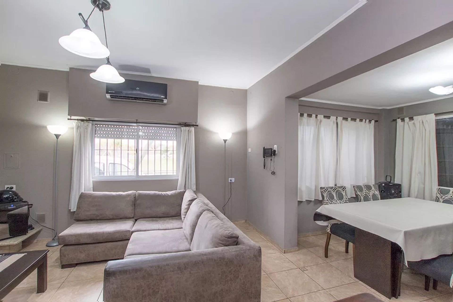 Venta Casa 4 amb Garage Terraza 2 Baños VICTORIA