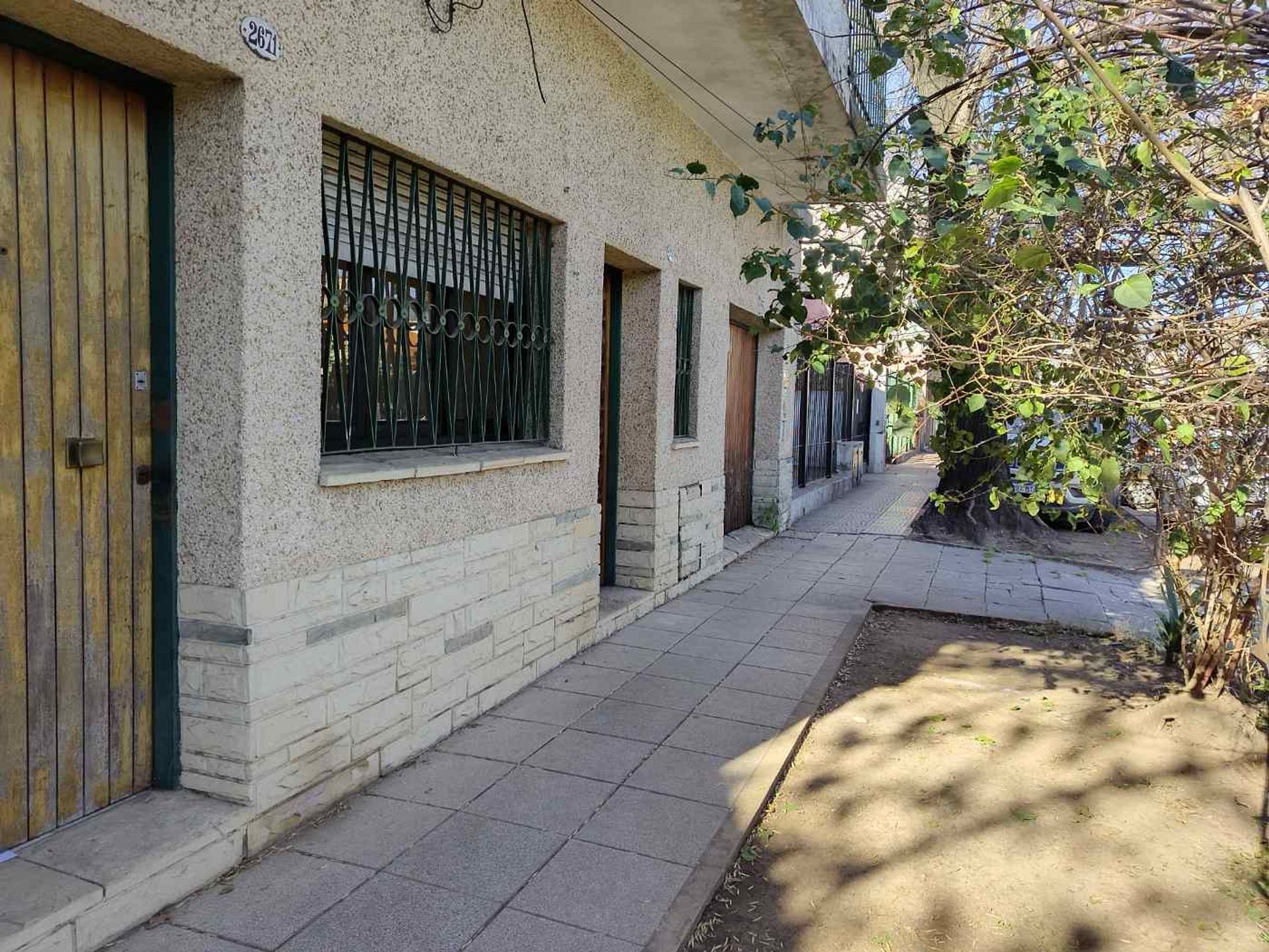 Venta PH 2 ambientes Munro cochera jardín