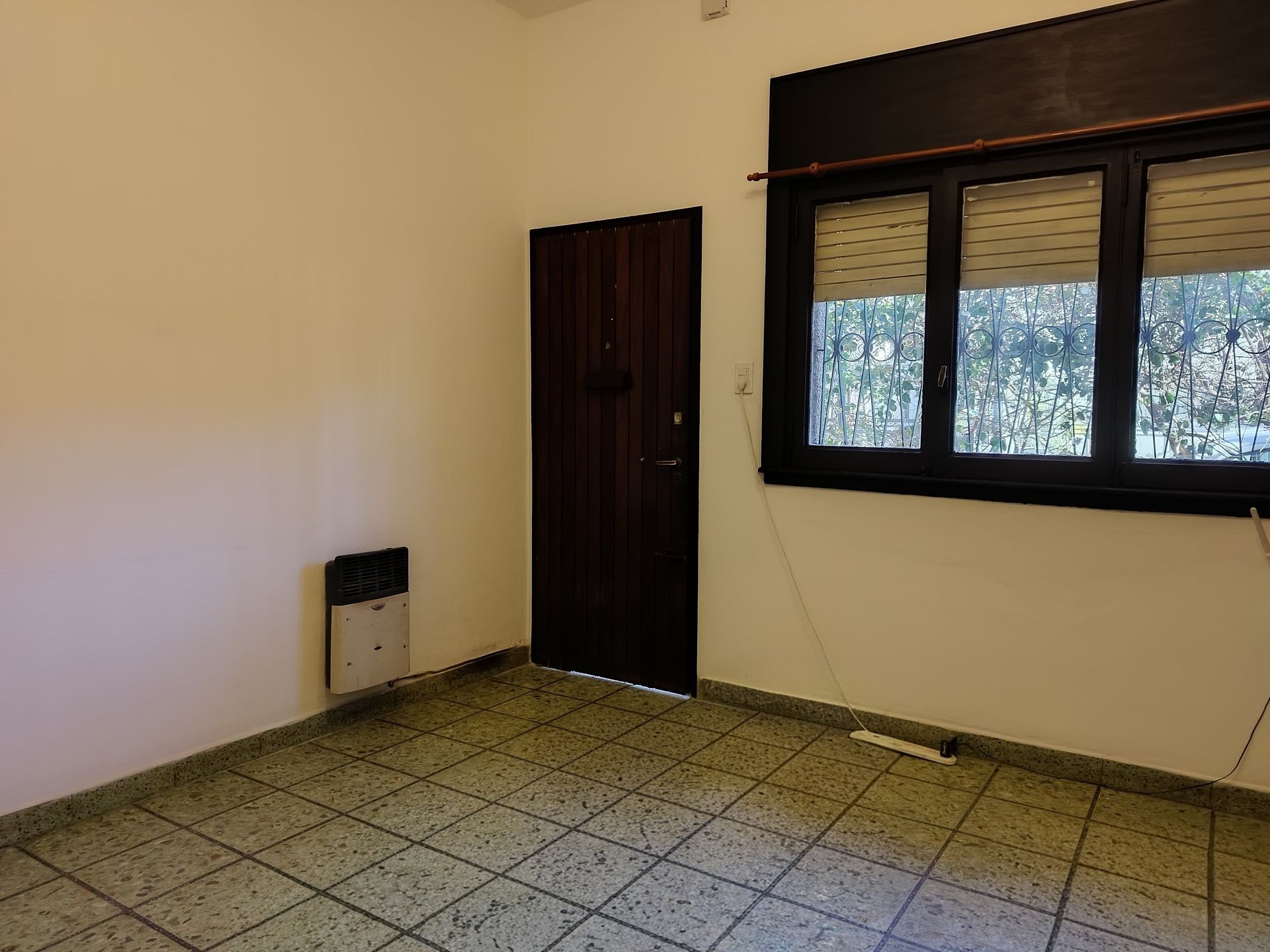 Venta PH 2 ambientes Munro cochera jardín
