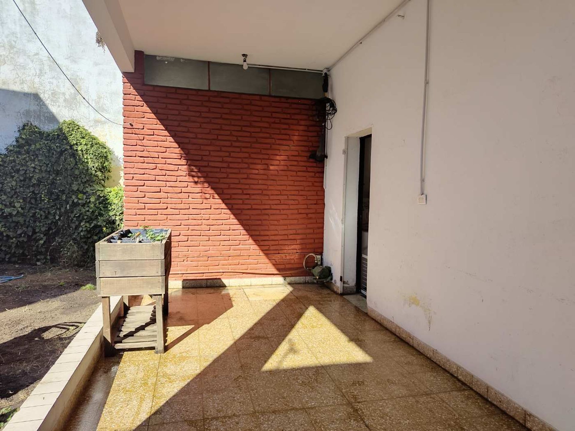 Venta PH 2 ambientes Munro cochera jardín
