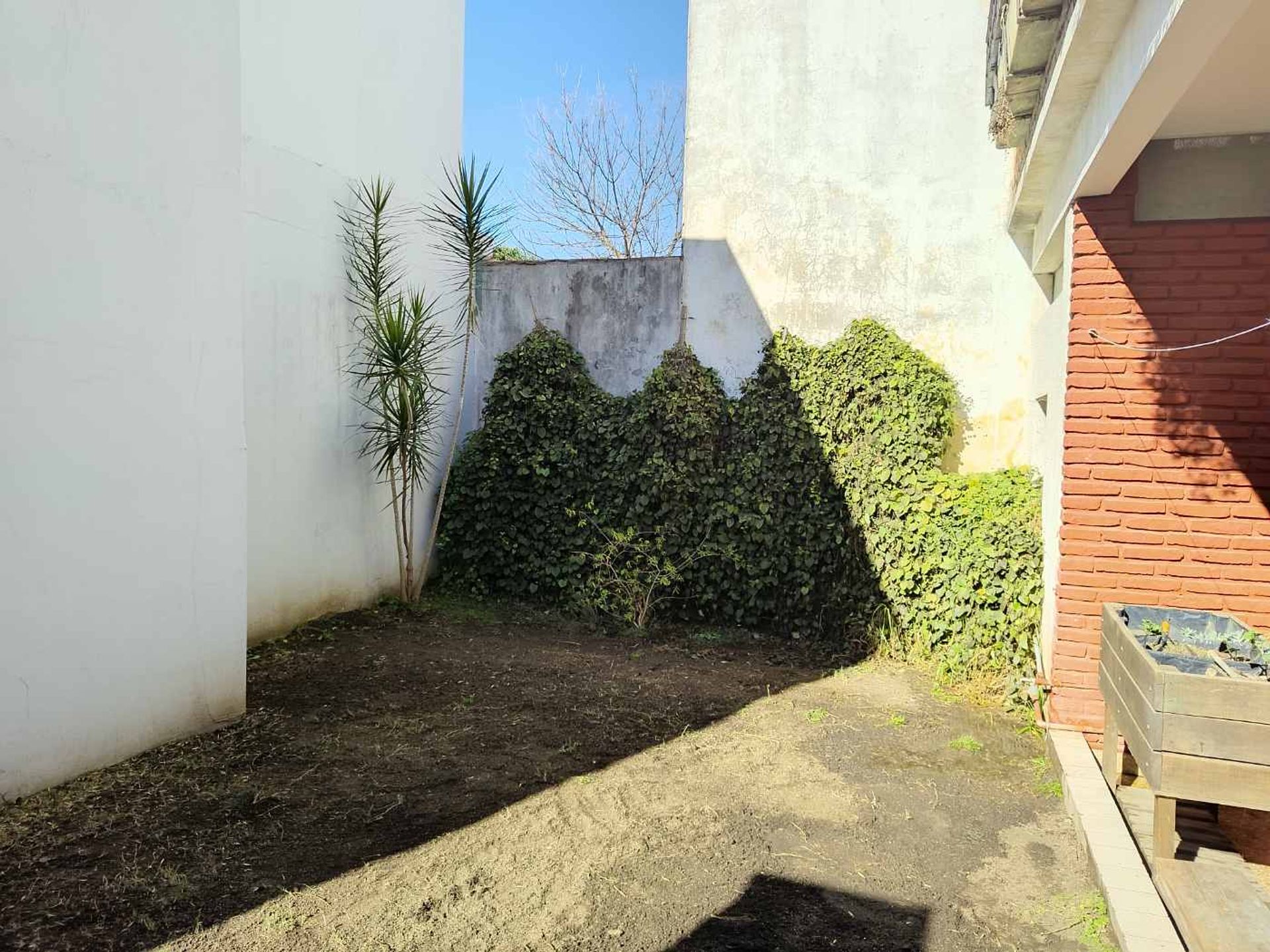 Venta PH 2 ambientes Munro cochera jardín