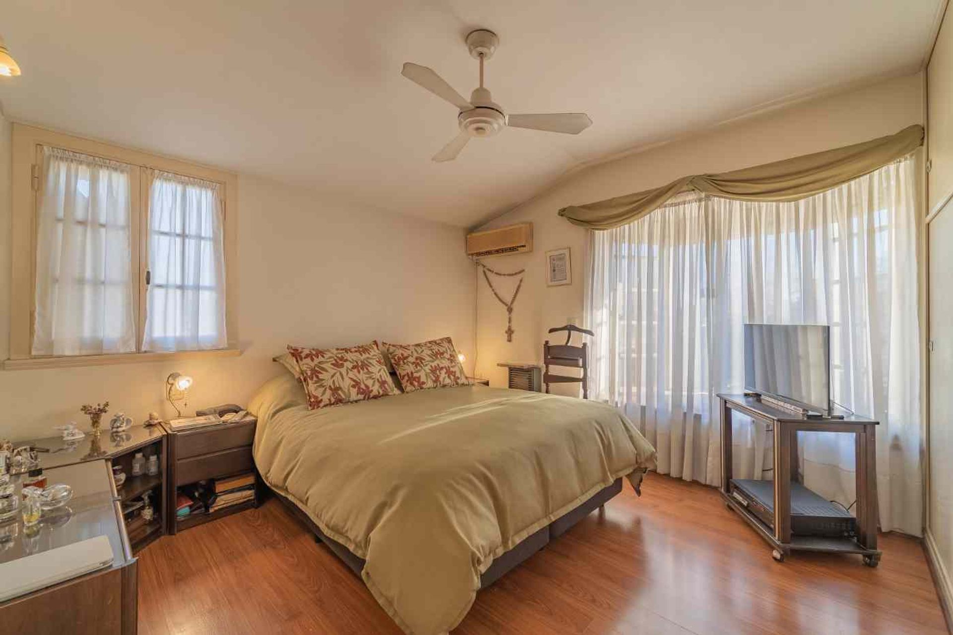 Venta Casa 6 Ambientes Con Jardín Y Pileta Olivos