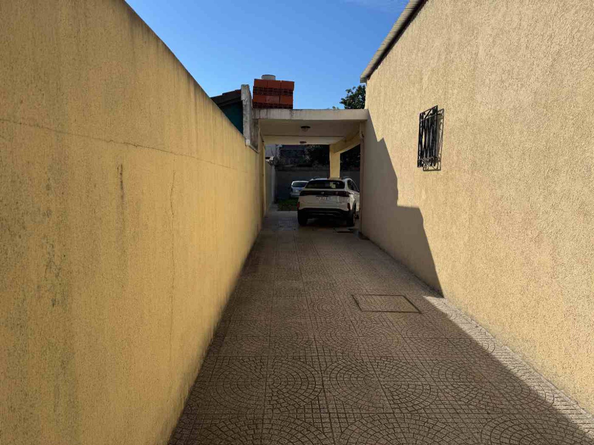 Casa en Virreyes a 2 cuadras de Ramal Tigre .
