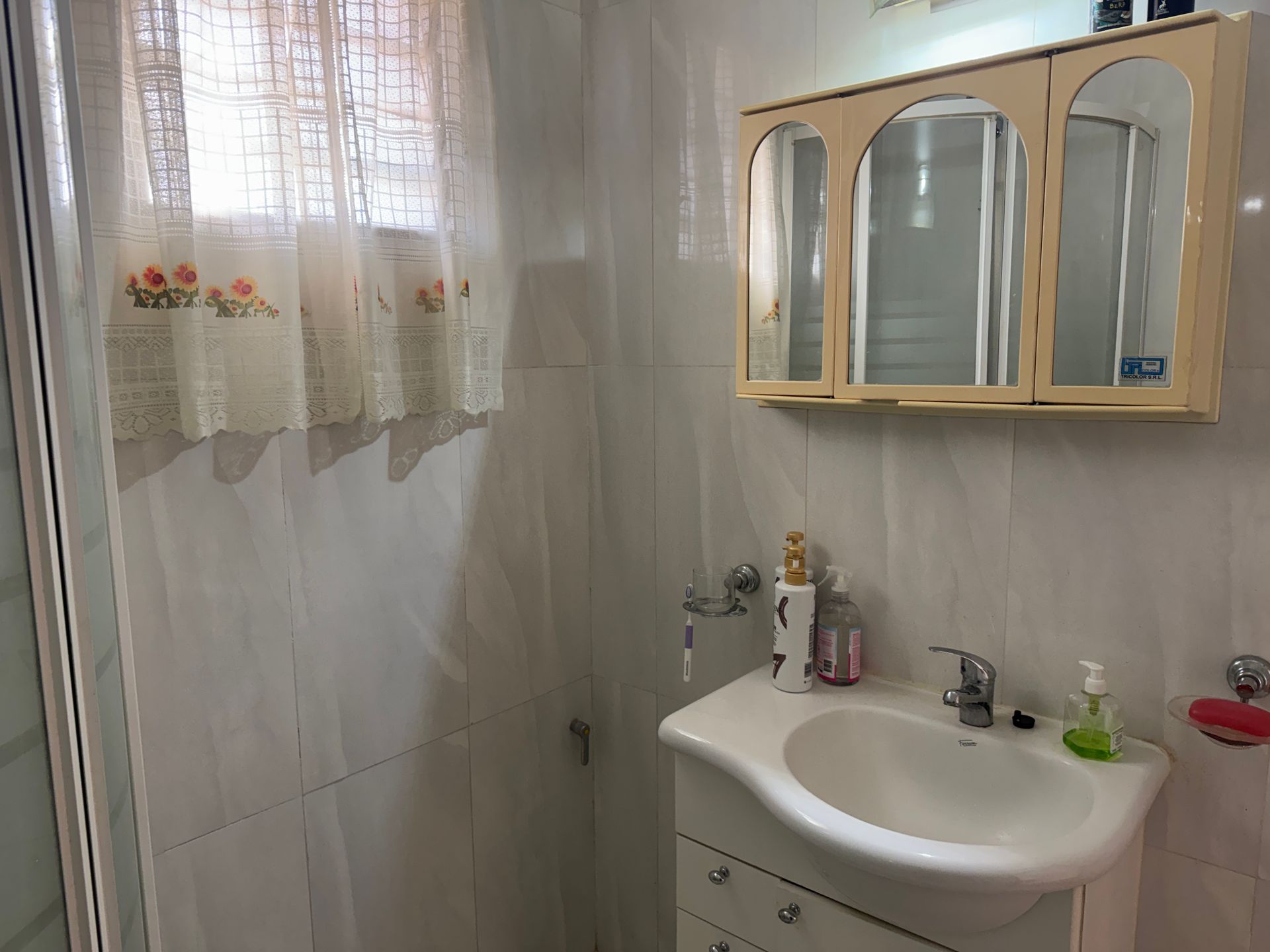 Casa en Virreyes a 2 cuadras de Ramal Tigre .