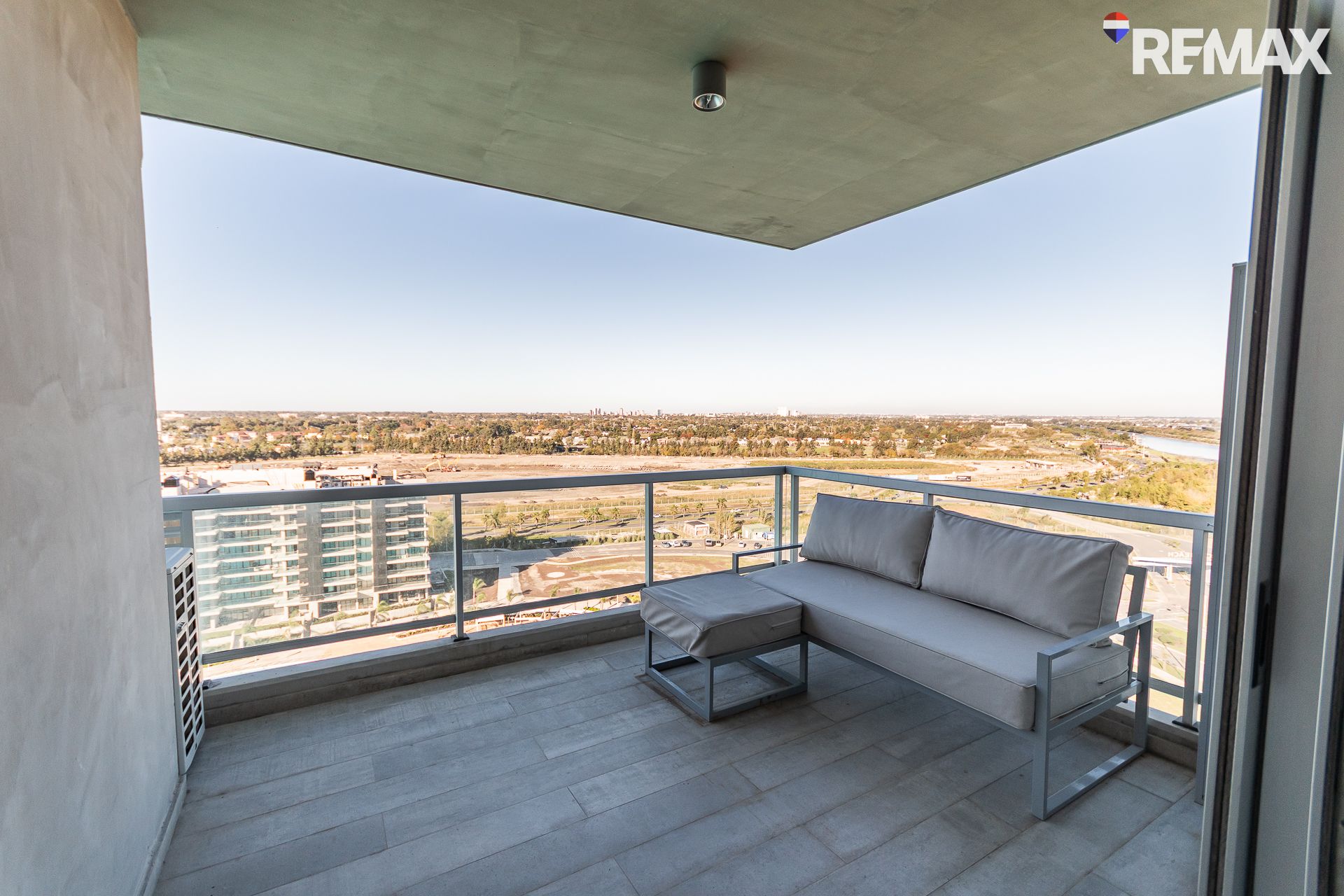 Dpto 4 amb c/cochera en VENTA, Remeros Beach,Tigre