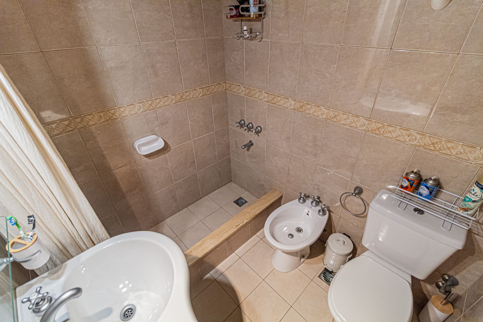 Casa En Venta En Martinez Con Cochera Y Jardin