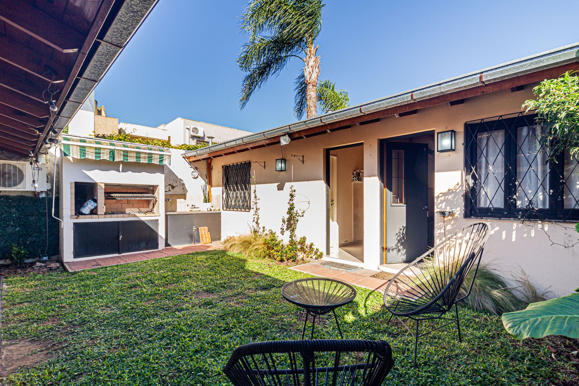 Casa En Venta En Martinez Con Cochera Y Jardin