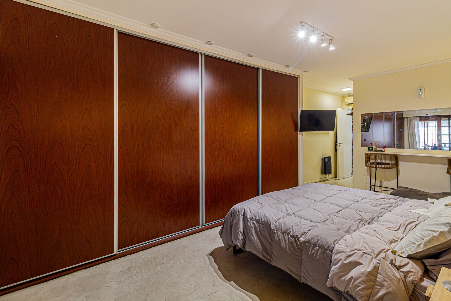 Casa En Venta En Martinez Con Cochera Y Jardin