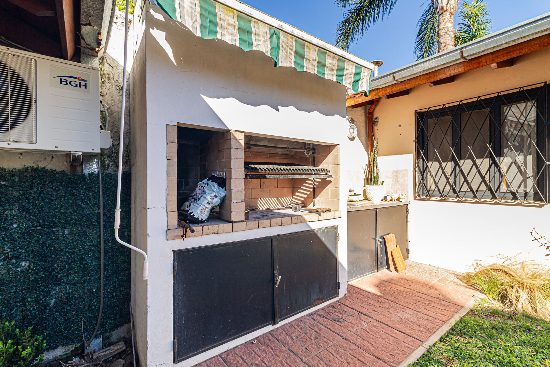 Casa En Venta En Martinez Con Cochera Y Jardin