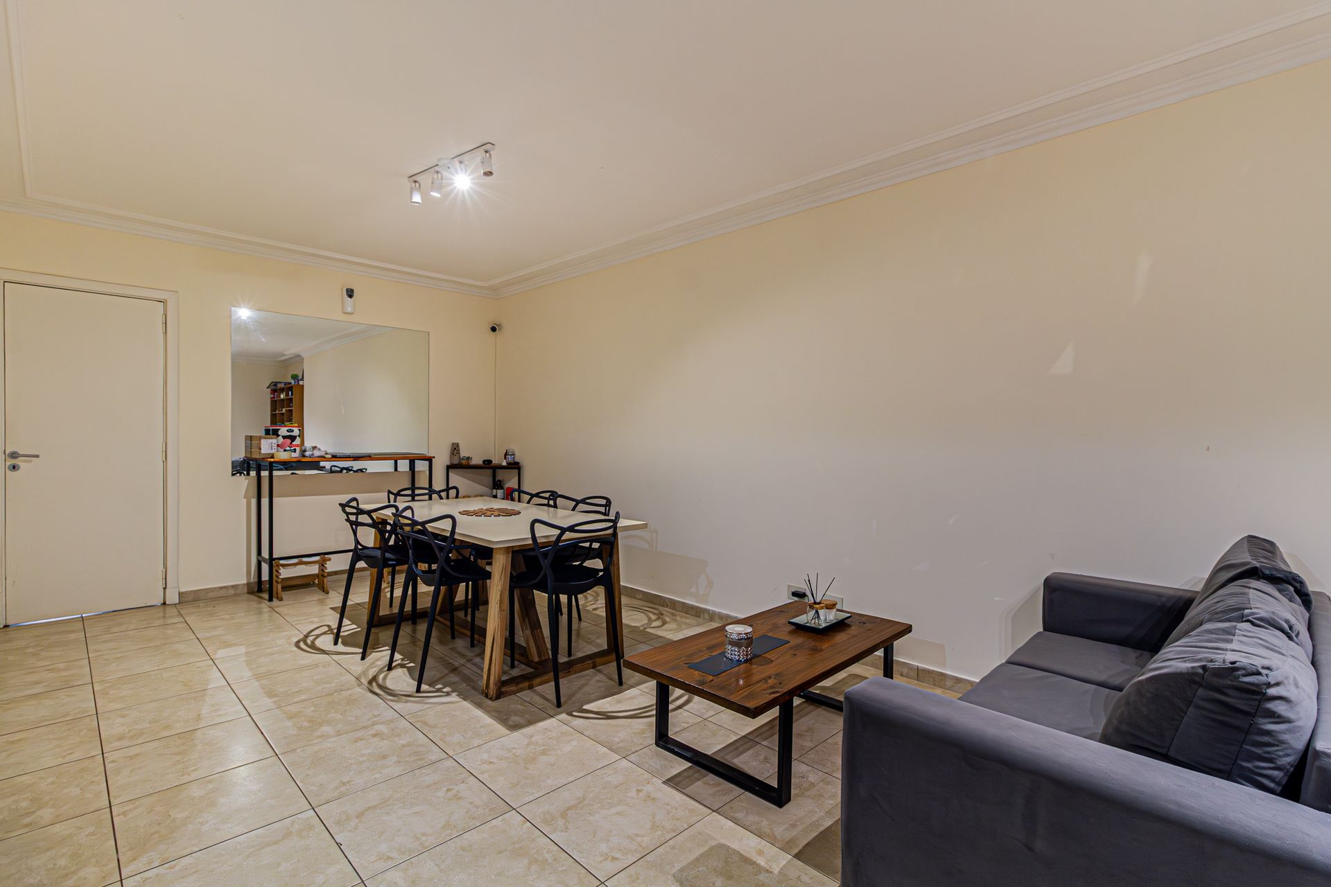 Casa En Venta En Martinez Con Cochera Y Jardin