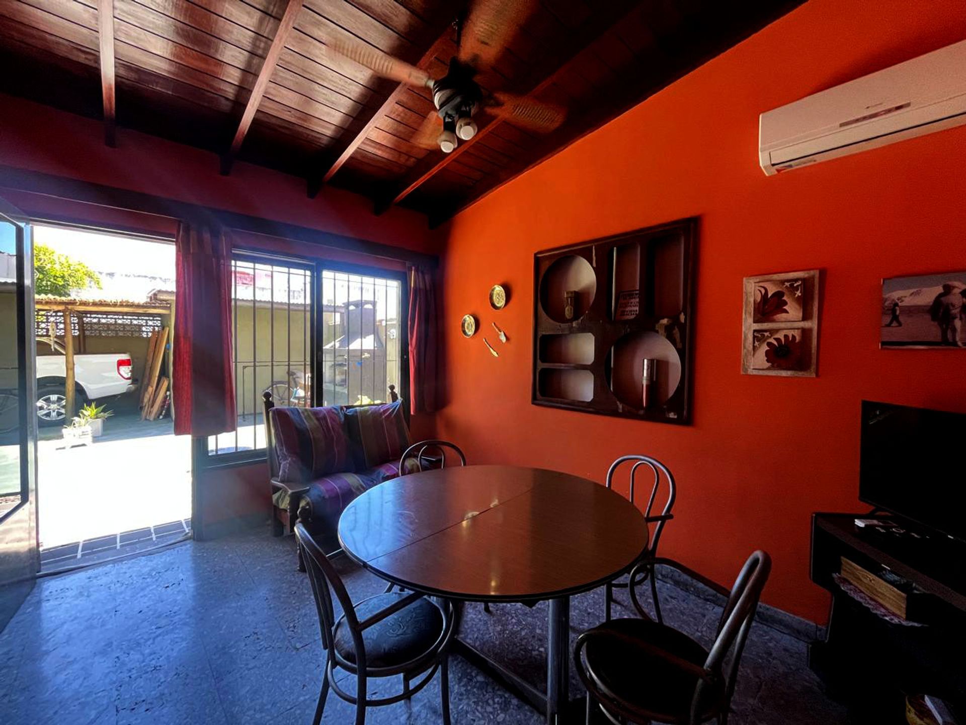 VENTA Casa 3 amb Jardin Cocheras Parri SAN ISIDRO