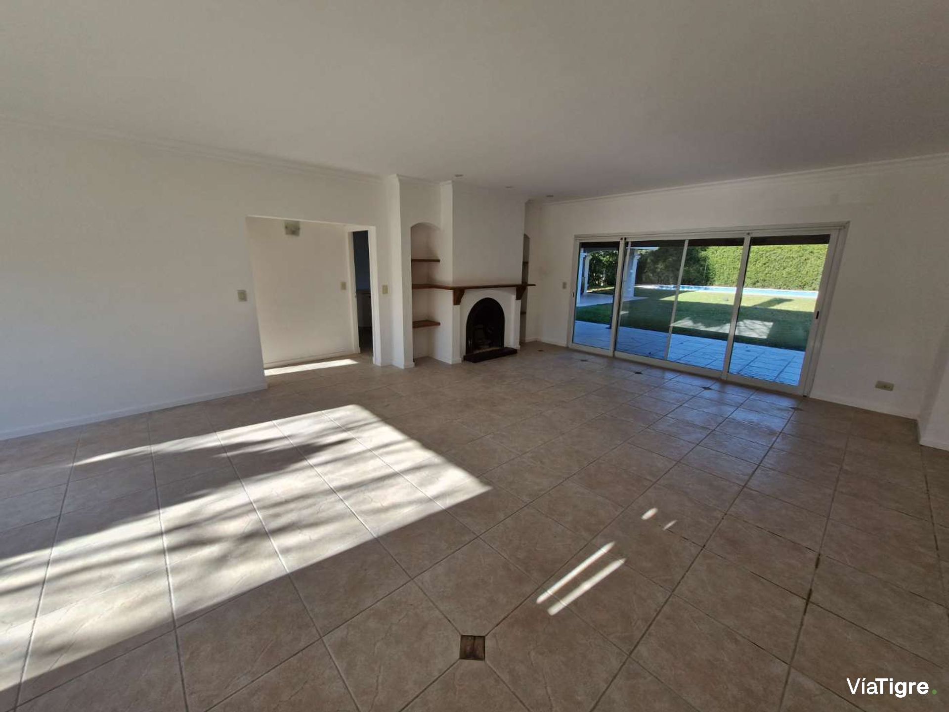 Casa En Santa María De Tigre Con Quincho Y Pileta