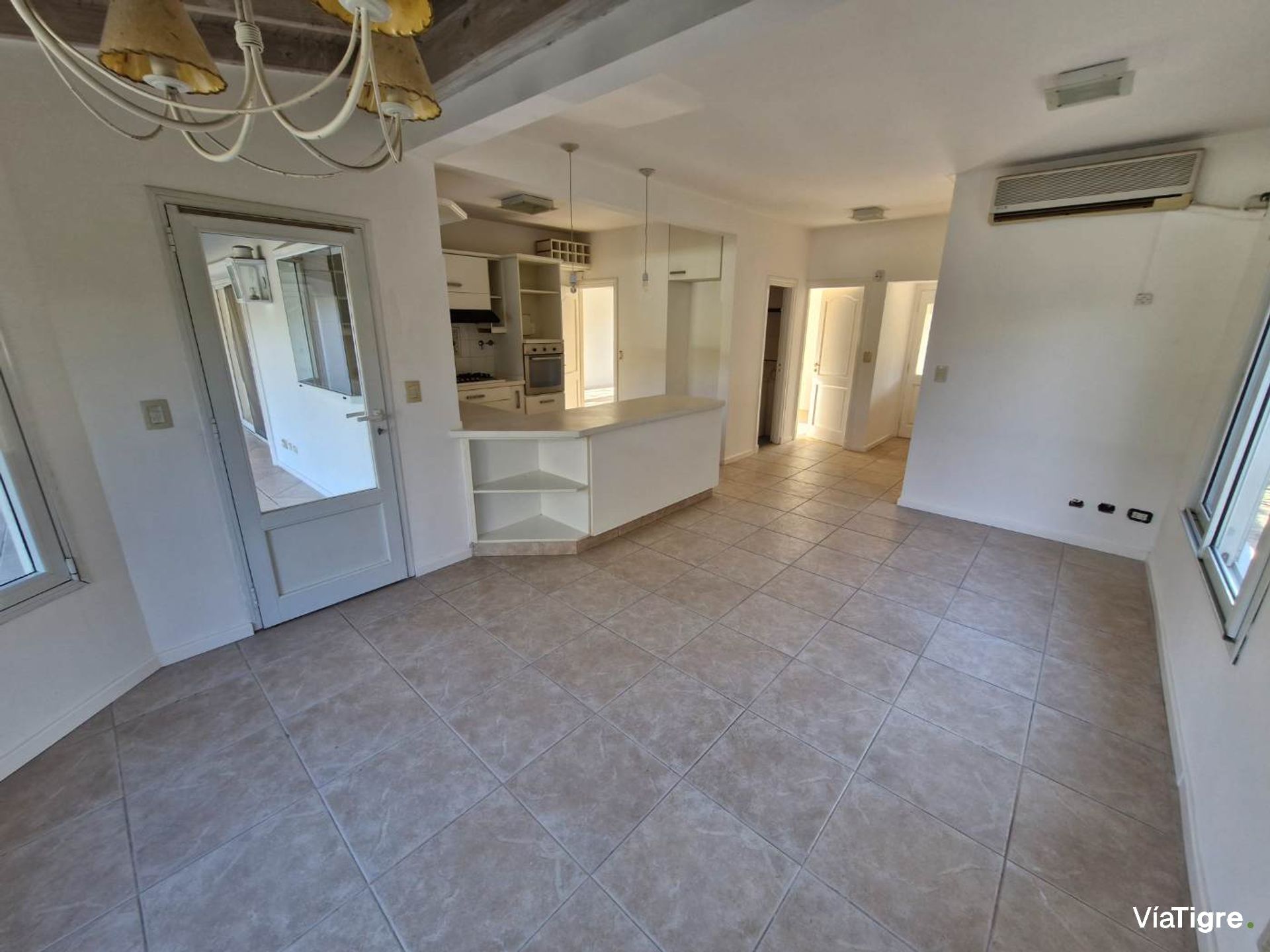 Casa En Santa María De Tigre Con Quincho Y Pileta