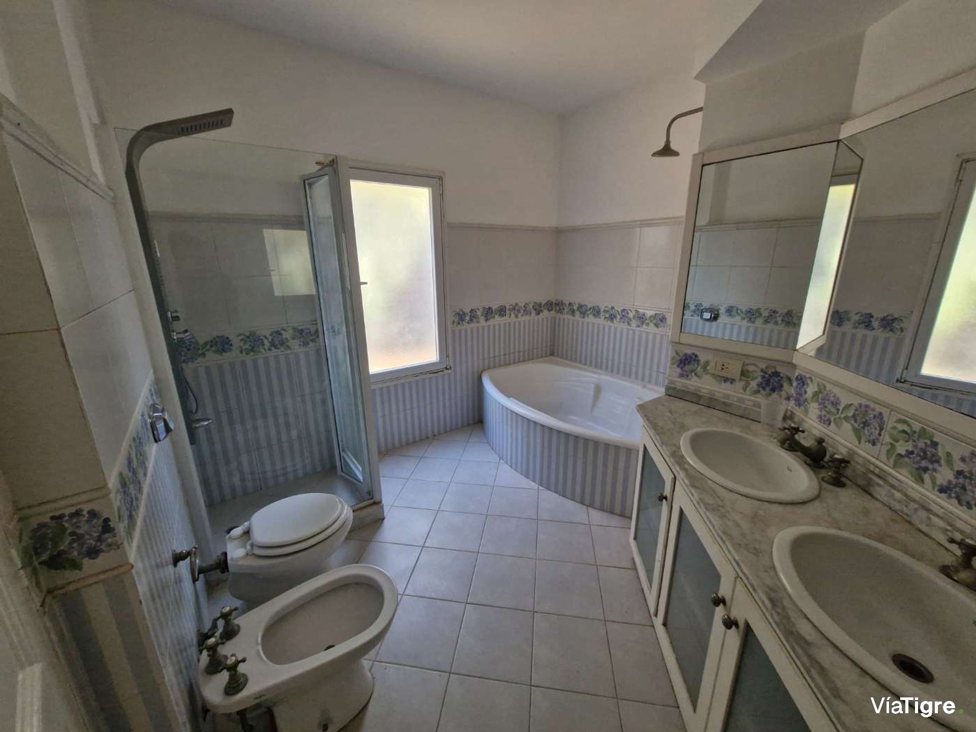 Casa En Santa María De Tigre Con Quincho Y Pileta