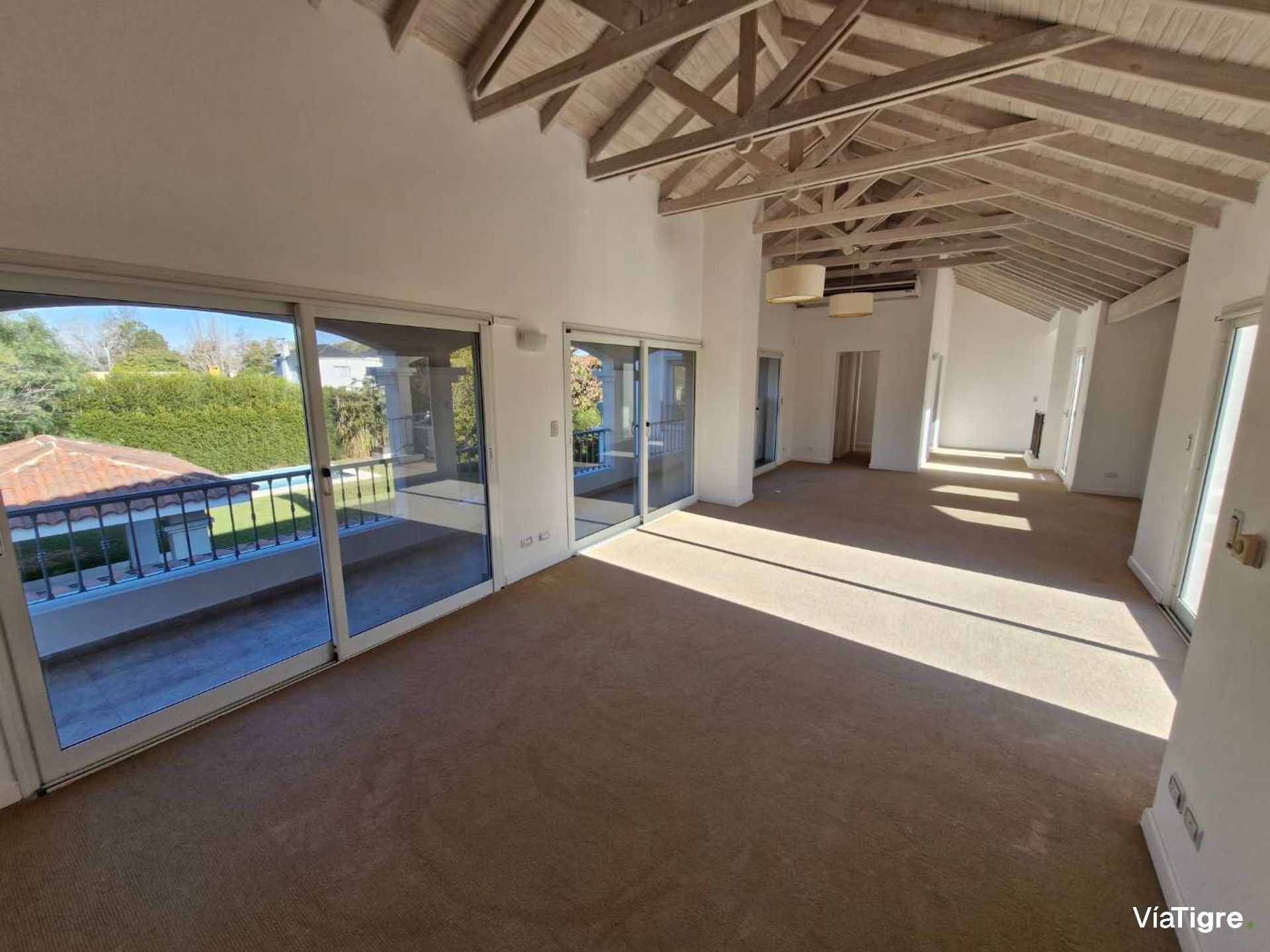 Casa En Santa María De Tigre Con Quincho Y Pileta