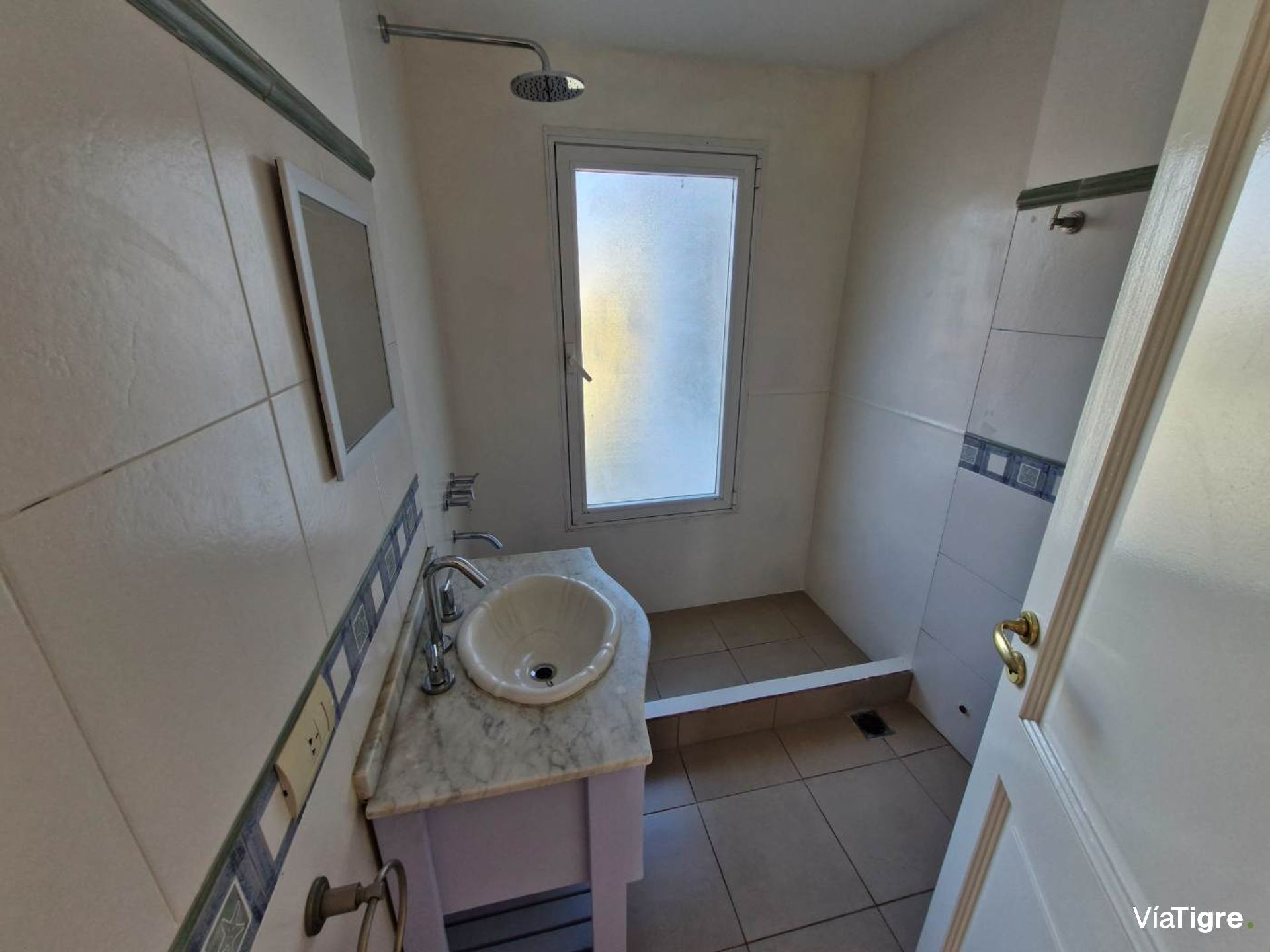 Casa En Santa María De Tigre Con Quincho Y Pileta