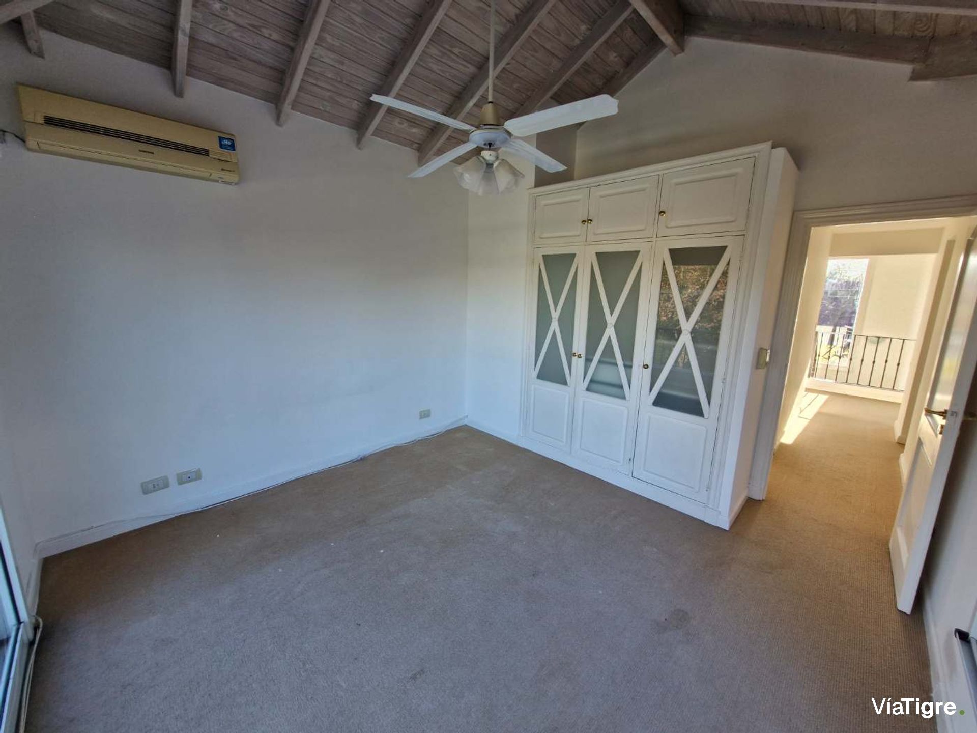 Casa En Santa María De Tigre Con Quincho Y Pileta