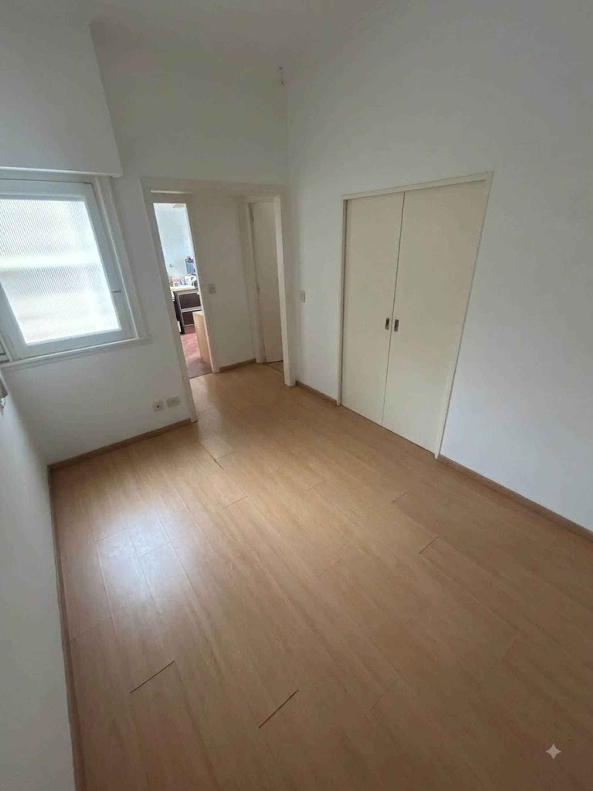 Ph 2 Ambientes 1° Piso Por Escalera Con Patio