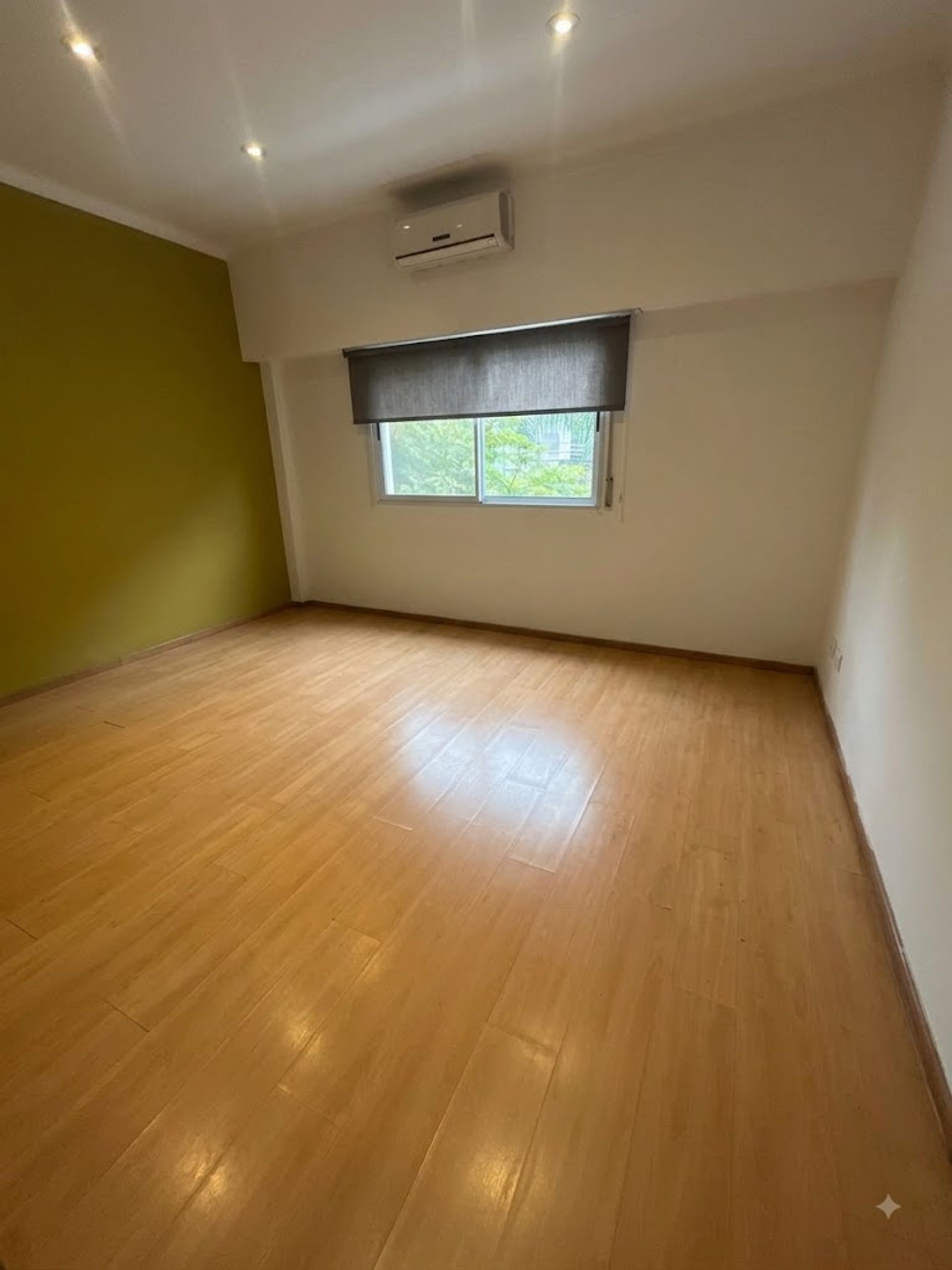 Ph 2 Ambientes 1° Piso Por Escalera Con Patio
