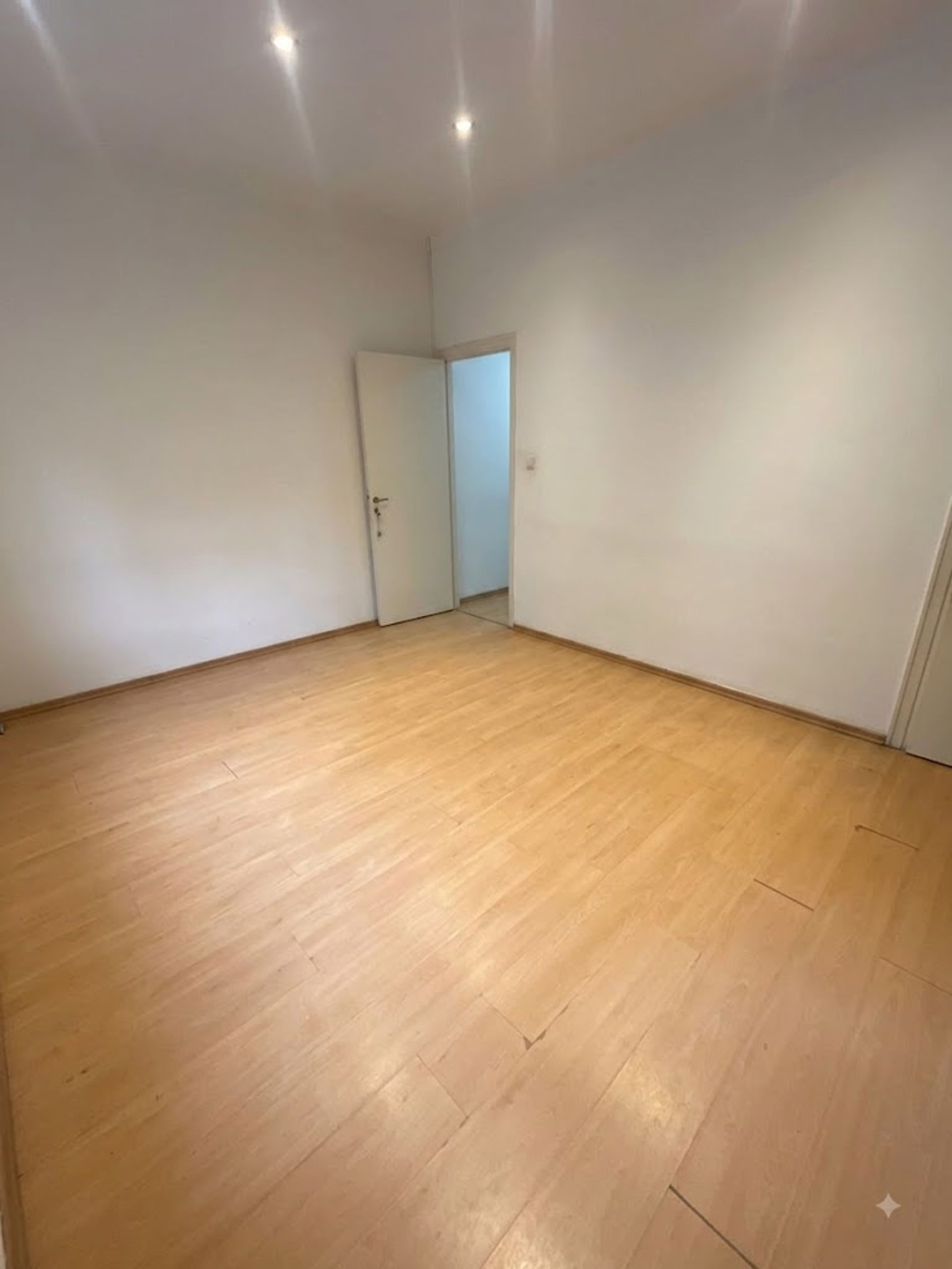 Ph 2 Ambientes 1° Piso Por Escalera Con Patio