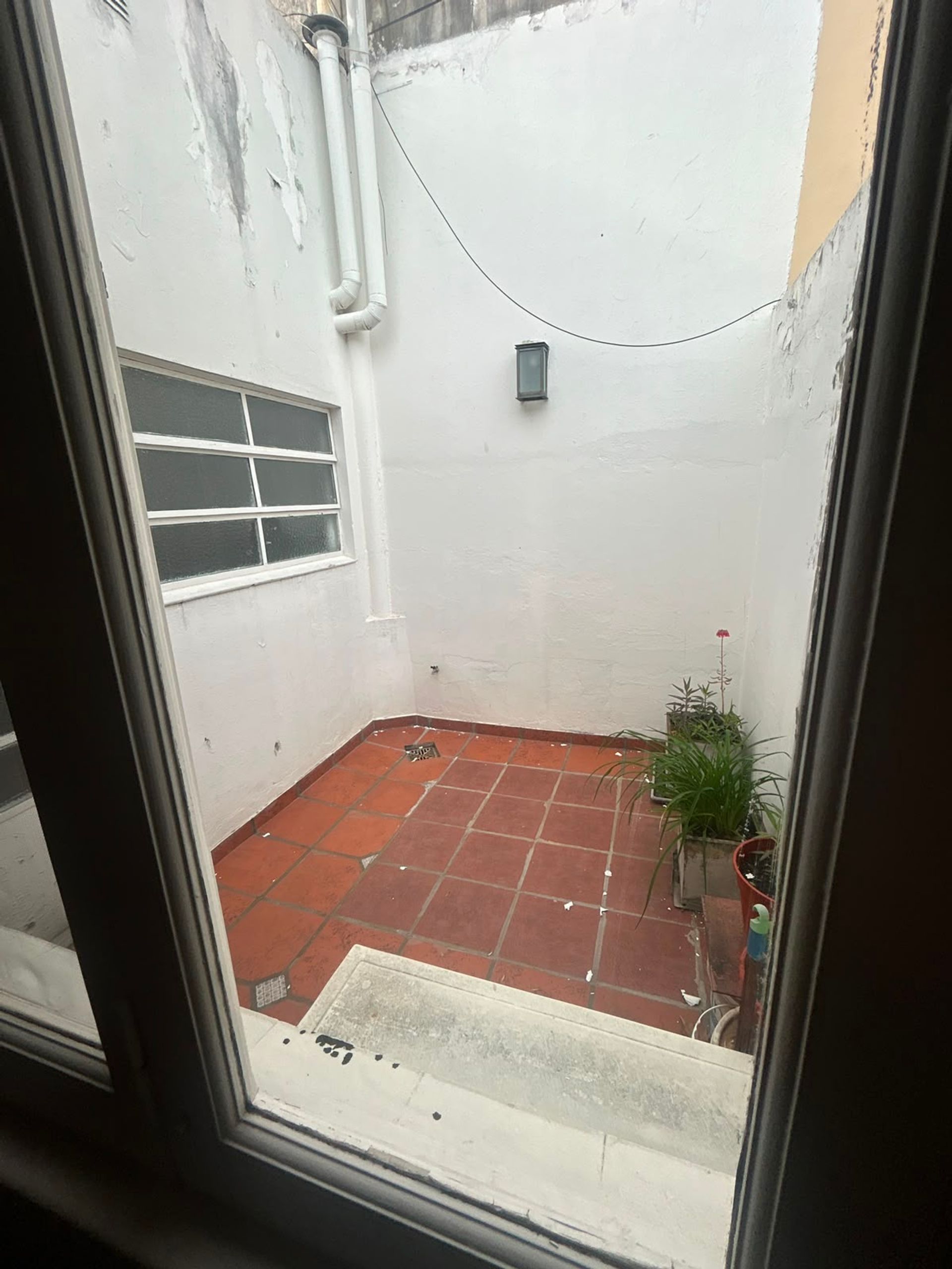 Ph 2 Ambientes 1° Piso Por Escalera Con Patio