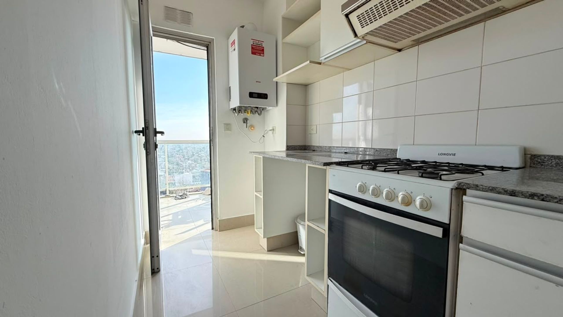 VENDE DEPARTAMENTO 2 AMB piso 14 CON COCHERA