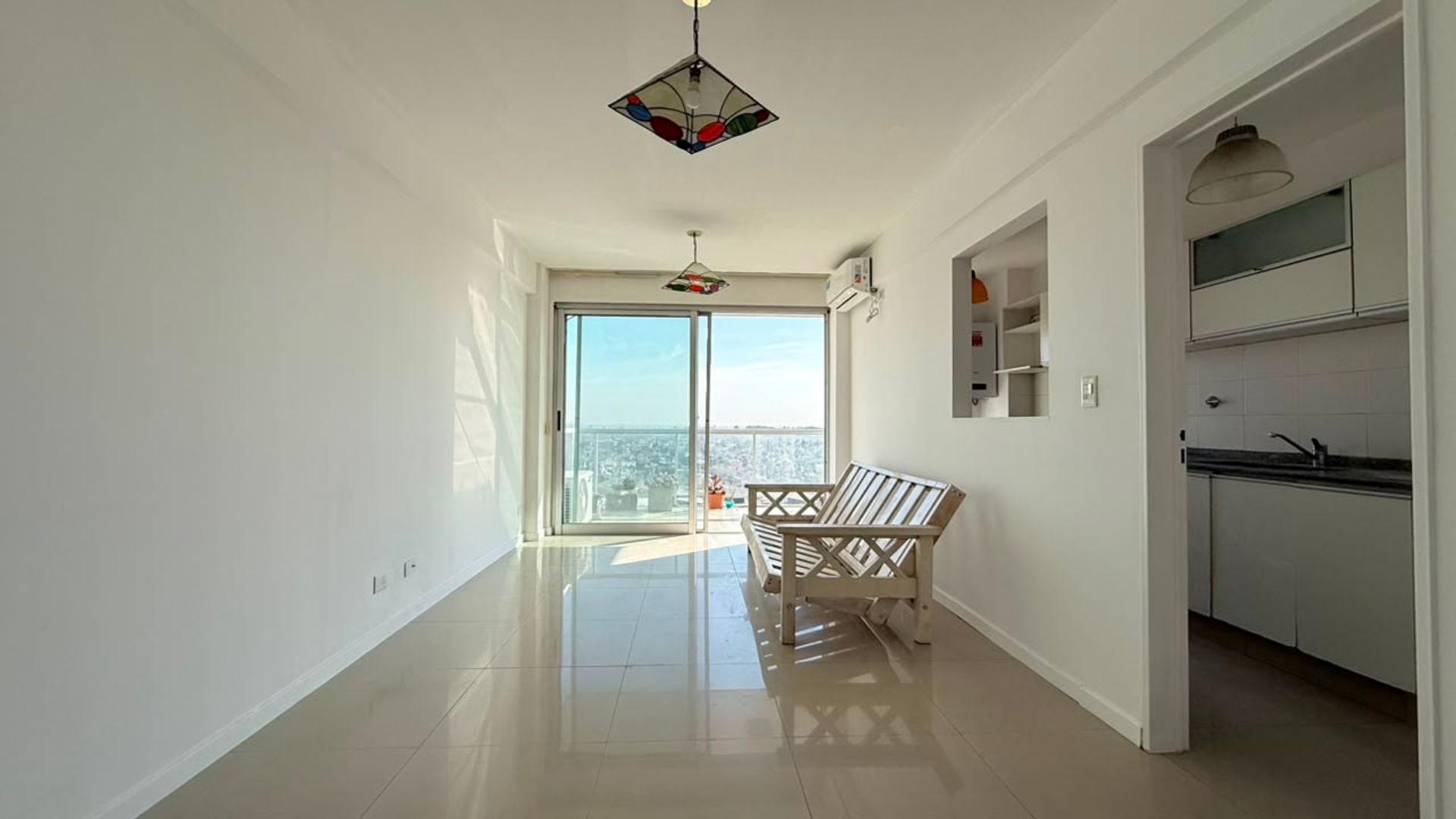 VENDE DEPARTAMENTO 2 AMB piso 14 CON COCHERA